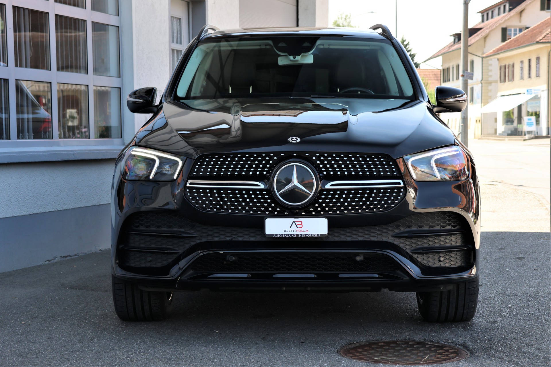 MERCEDES-BENZ GLE 300 d 4Matic AMG Line 9G-Tronic (CH)-showroom-element-1