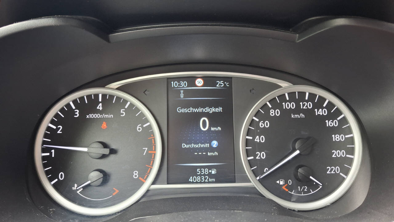 NISSAN Micra 0.9 IG-T N-Connecta-image-10