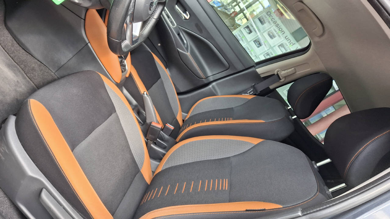 NISSAN Micra 0.9 IG-T N-Connecta-image-8