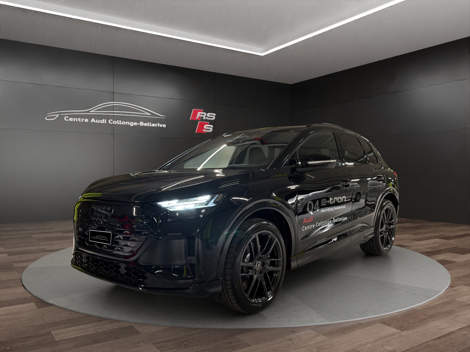 AUDI Q4 e-tron SUV quattro performance