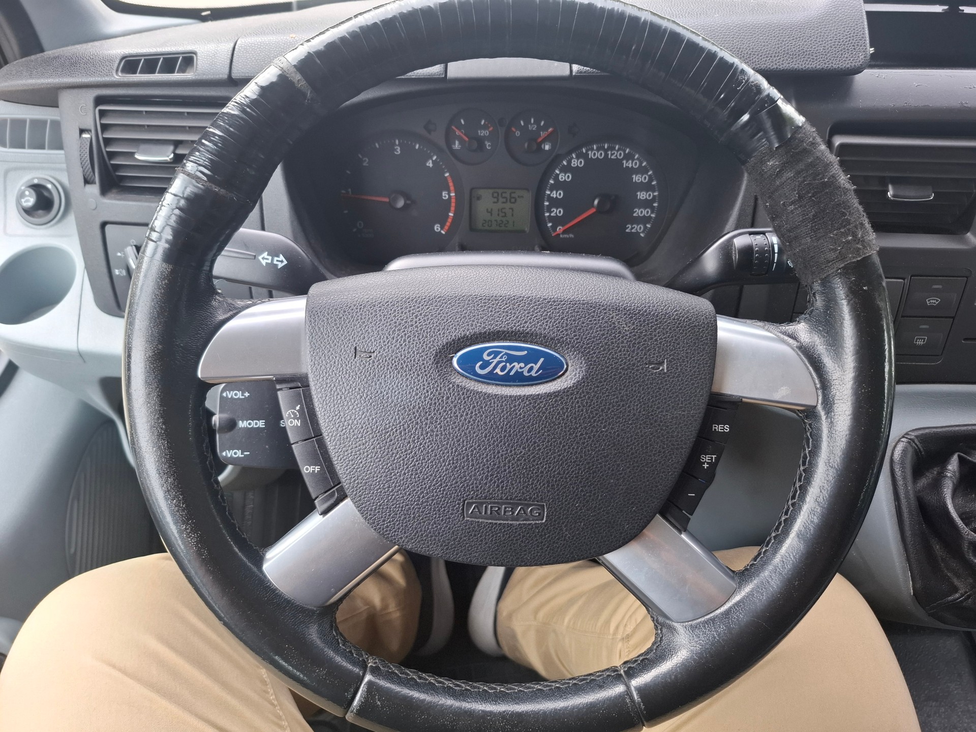 FORD Transit 2.2 TDCi 300 S Trend-image-13