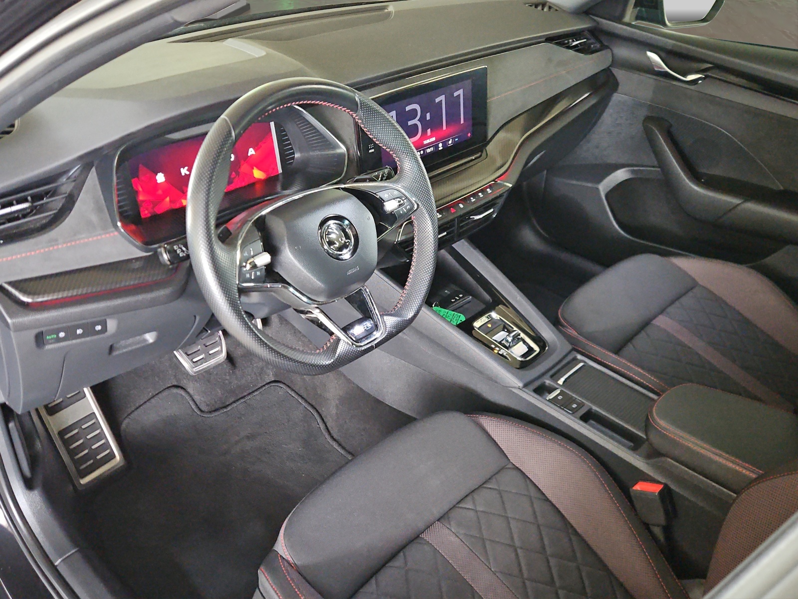 SKODA Octavia Combi 2.0 TDI DSG RS 4x4-image-6