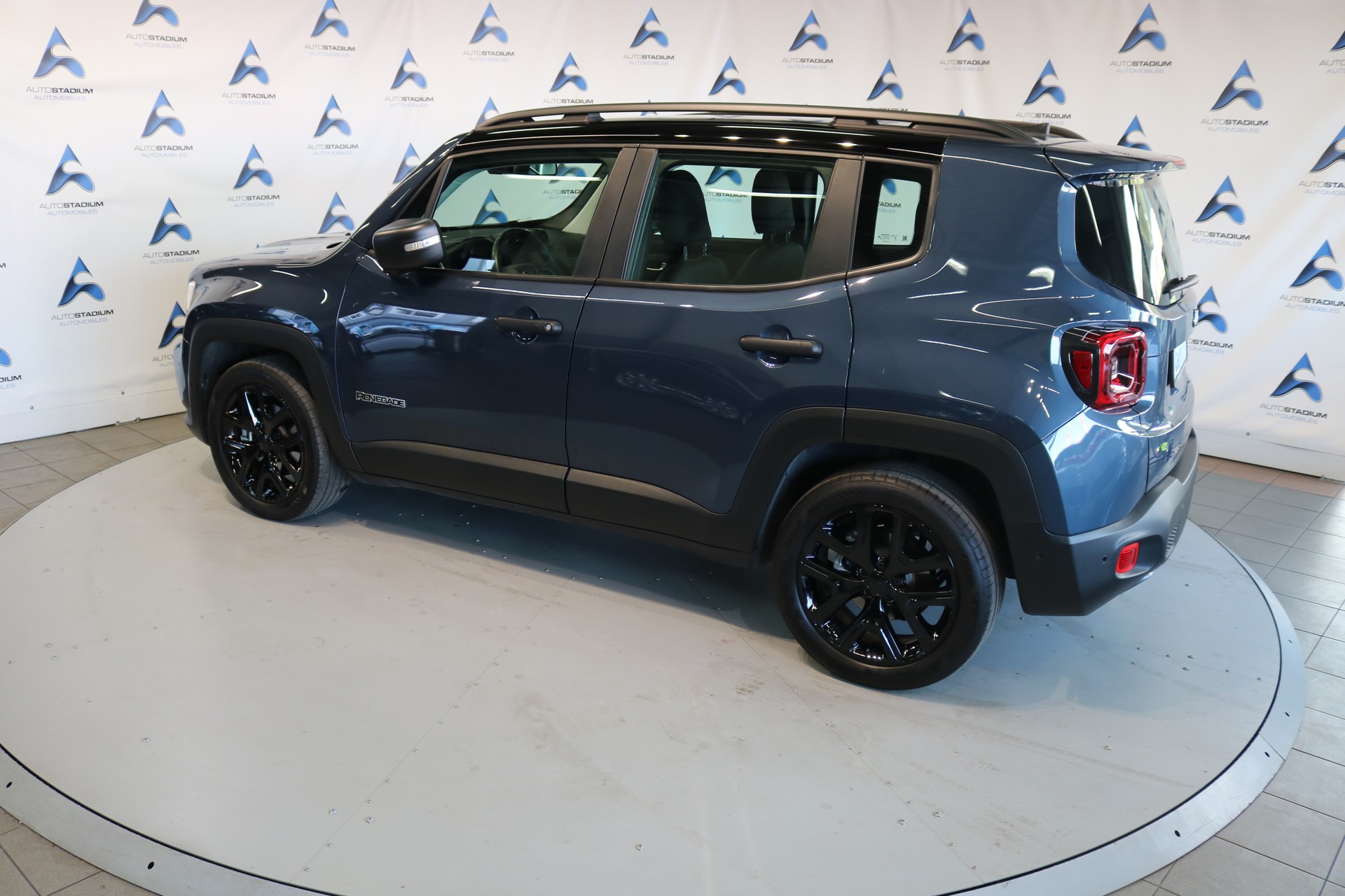 JEEP Renegade 1.5 MHEV Summit Sky-image-19