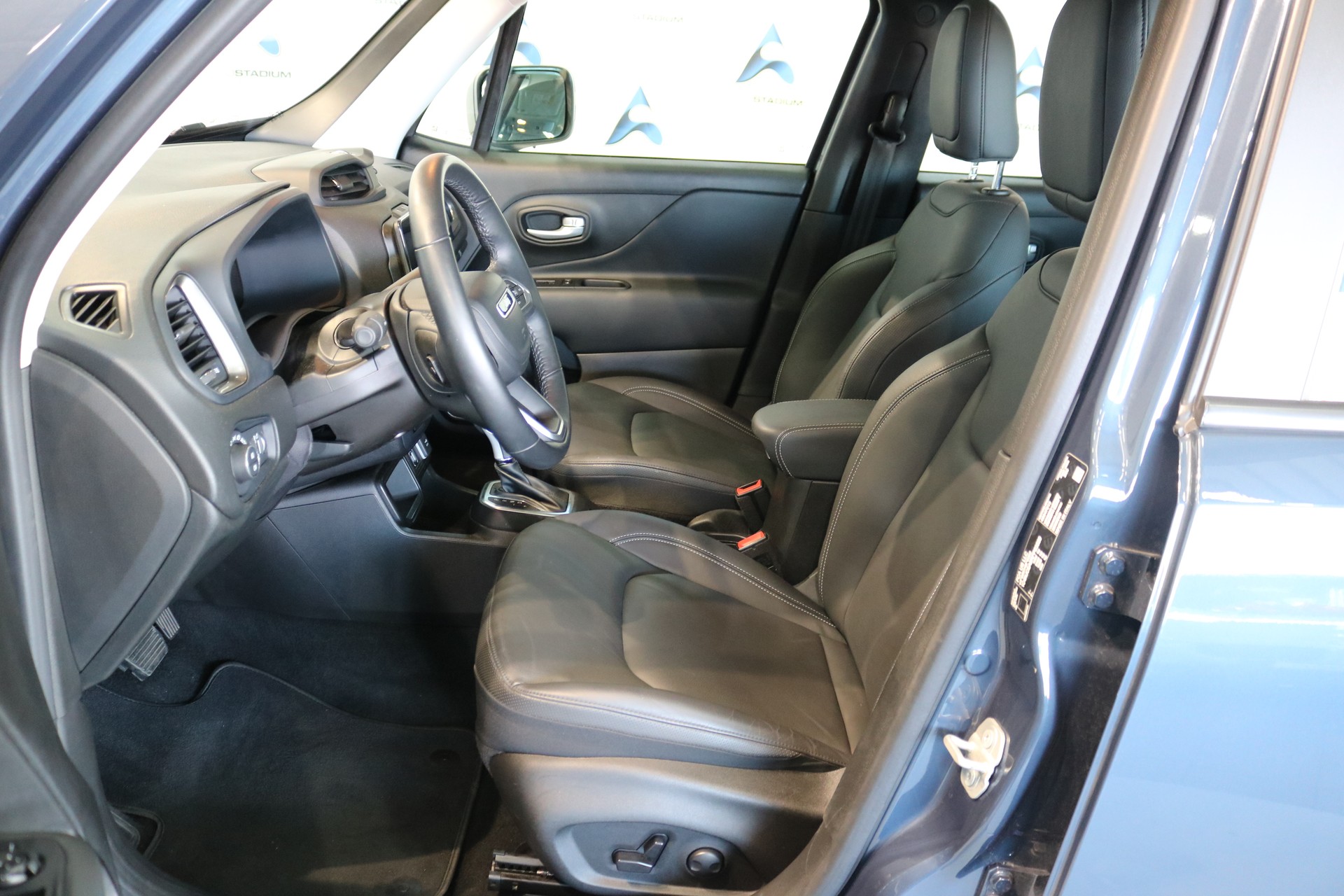 JEEP Renegade 1.5 MHEV Summit Sky-showroom-element-3
