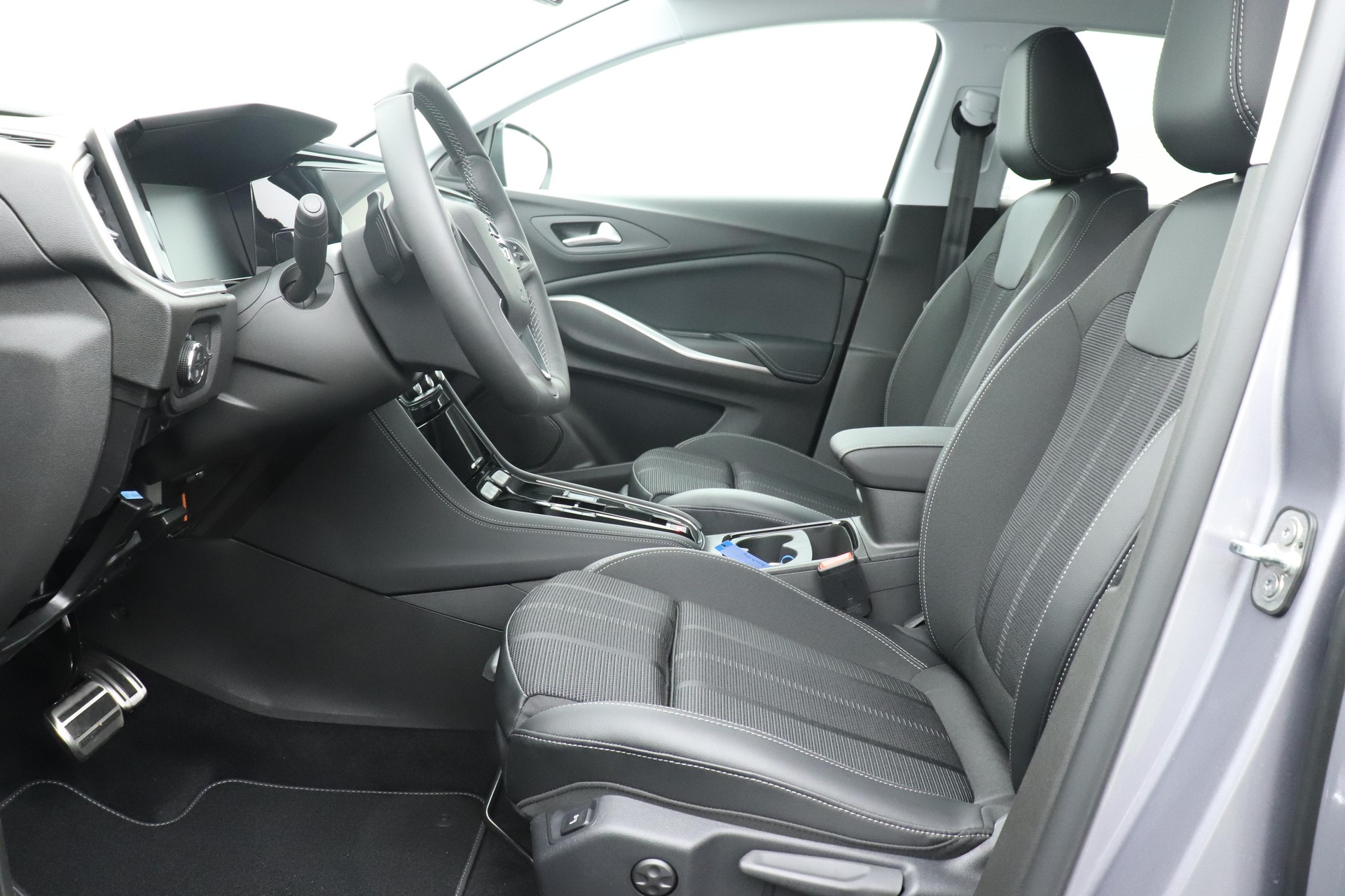 OPEL Grandland 1.2 T GS Blitz-showroom-element-2