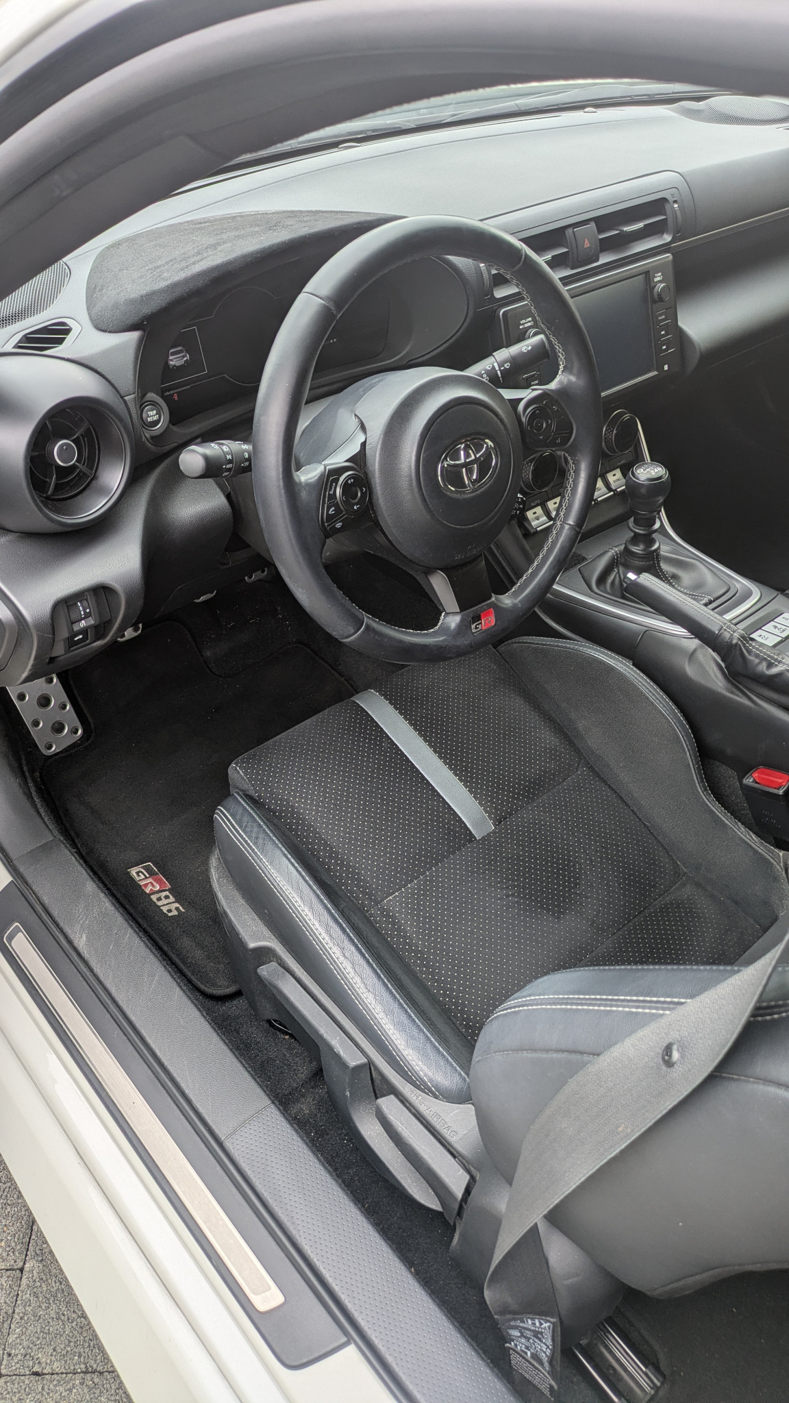 TOYOTA 2.4 Sport+-image-5