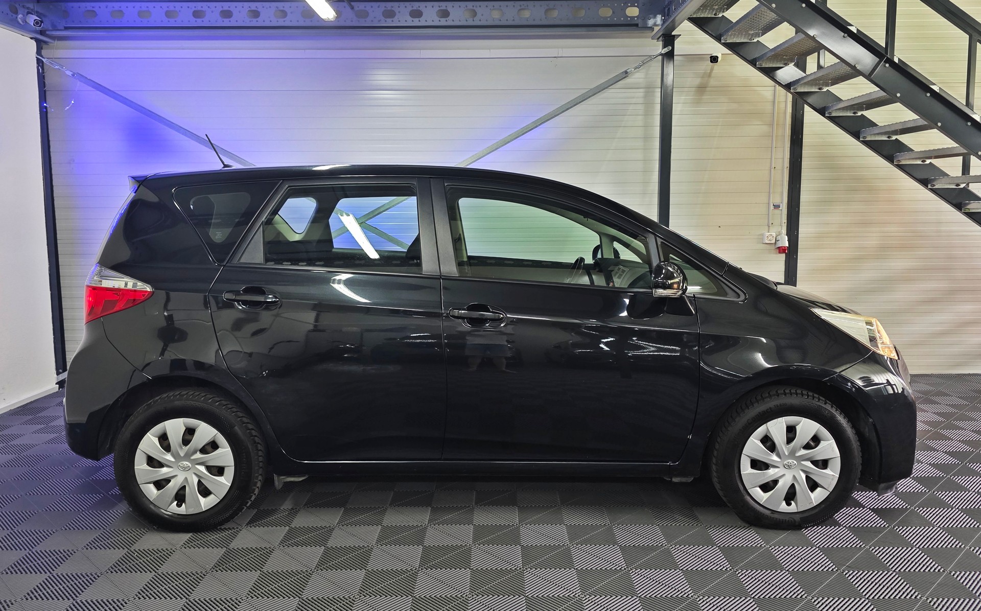 TOYOTA Verso-S 1.33 Linea Terra-showroom-element-3