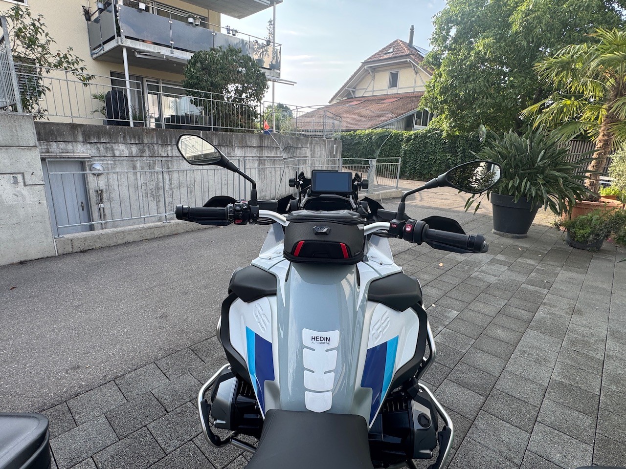 BMW Legendary Edition Adventure-image-12