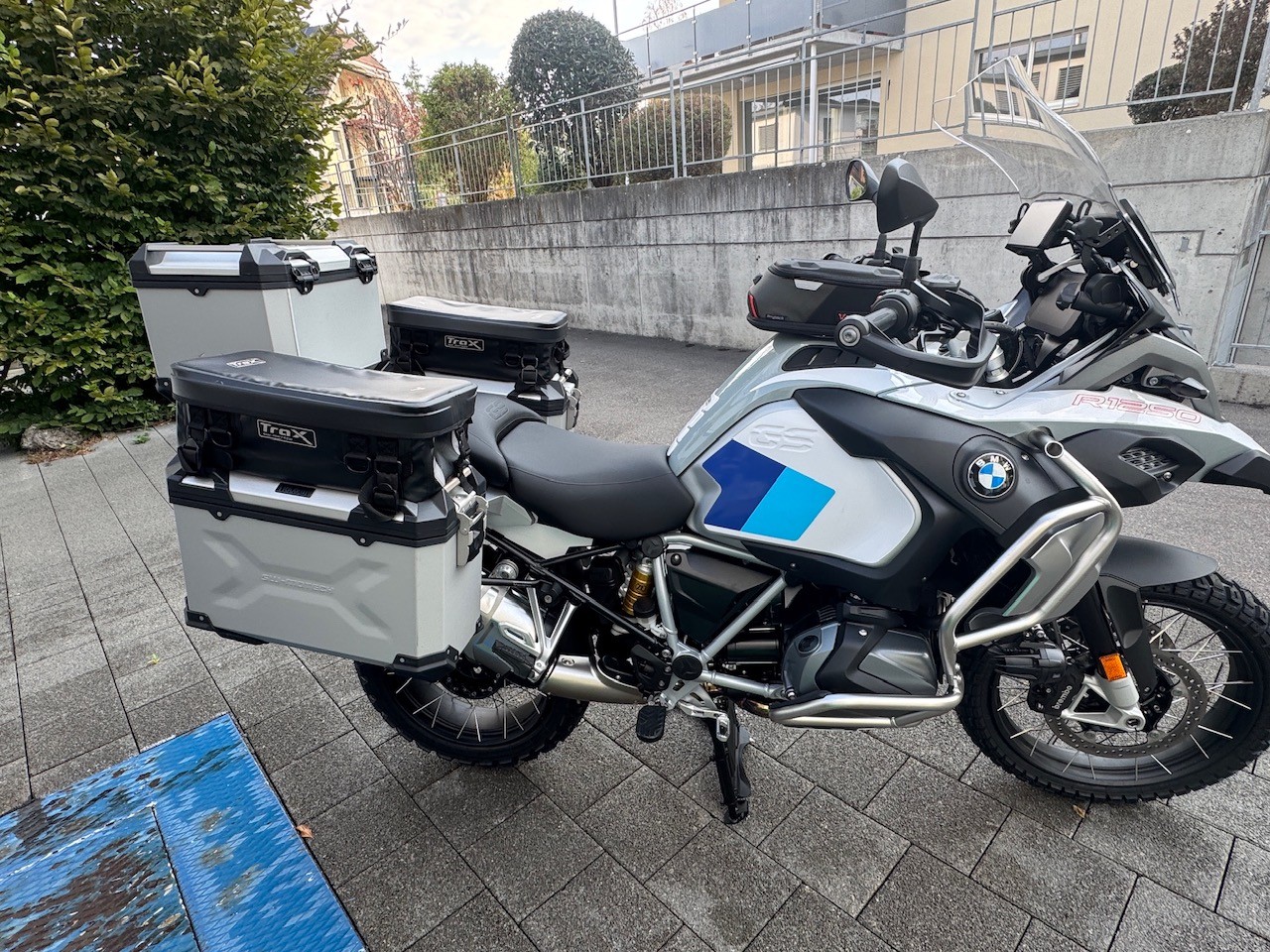 BMW Legendary Edition Adventure-image-7