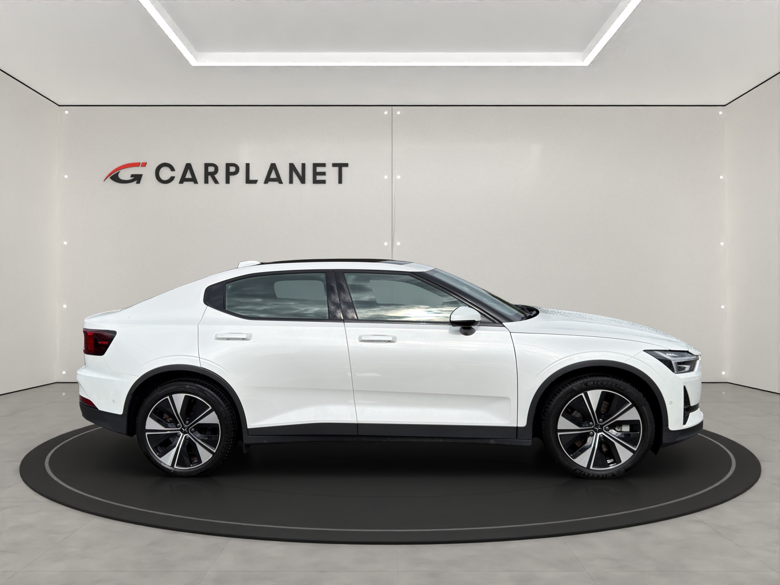 POLESTAR 2 Long Range Single Motor-showroom-element-1
