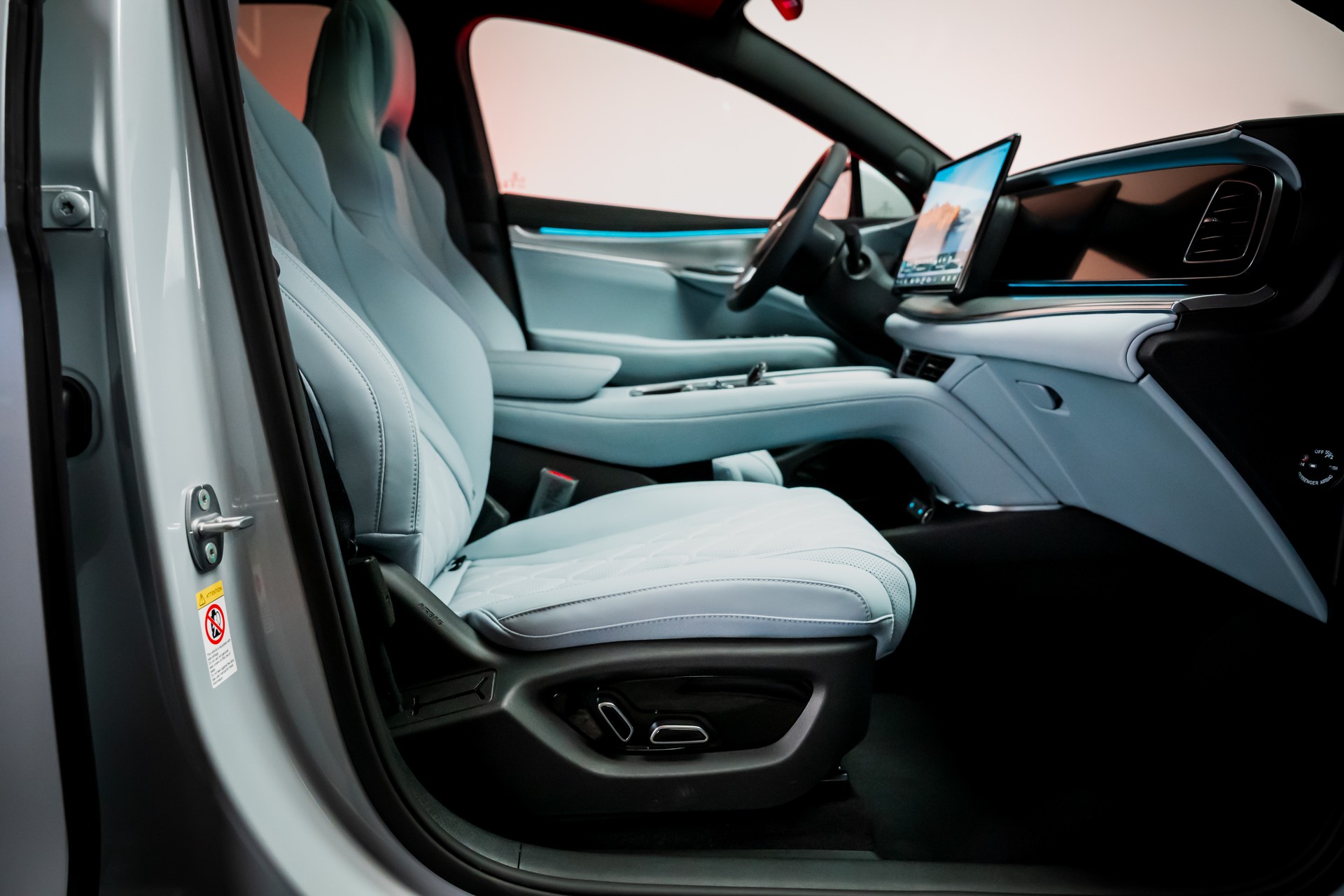 BYD Sealion 7 91,3 kWh Excellence AWD / Panoramadach / Head-Up Display / Sitzheizung & Lüftung-image-16