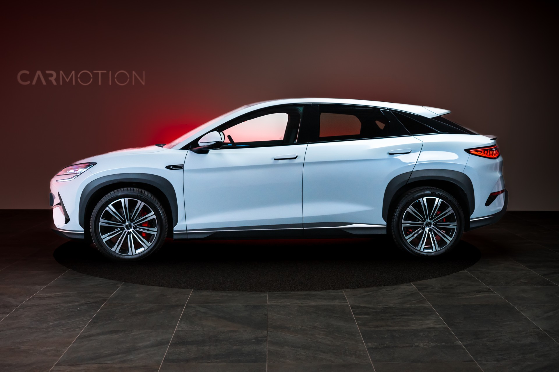 BYD Sealion 7 91,3 kWh Excellence AWD / Panoramadach / Head-Up Display / Sitzheizung & Lüftung-showroom-element-3