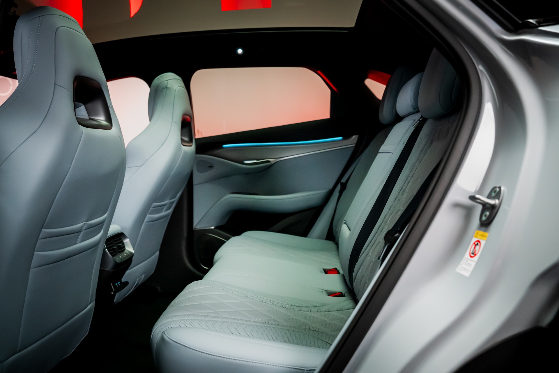 BYD Sealion 7 91,3 kWh Excellence AWD / Panoramadach / Head-Up Display / Sitzheizung & Lüftung-image-13
