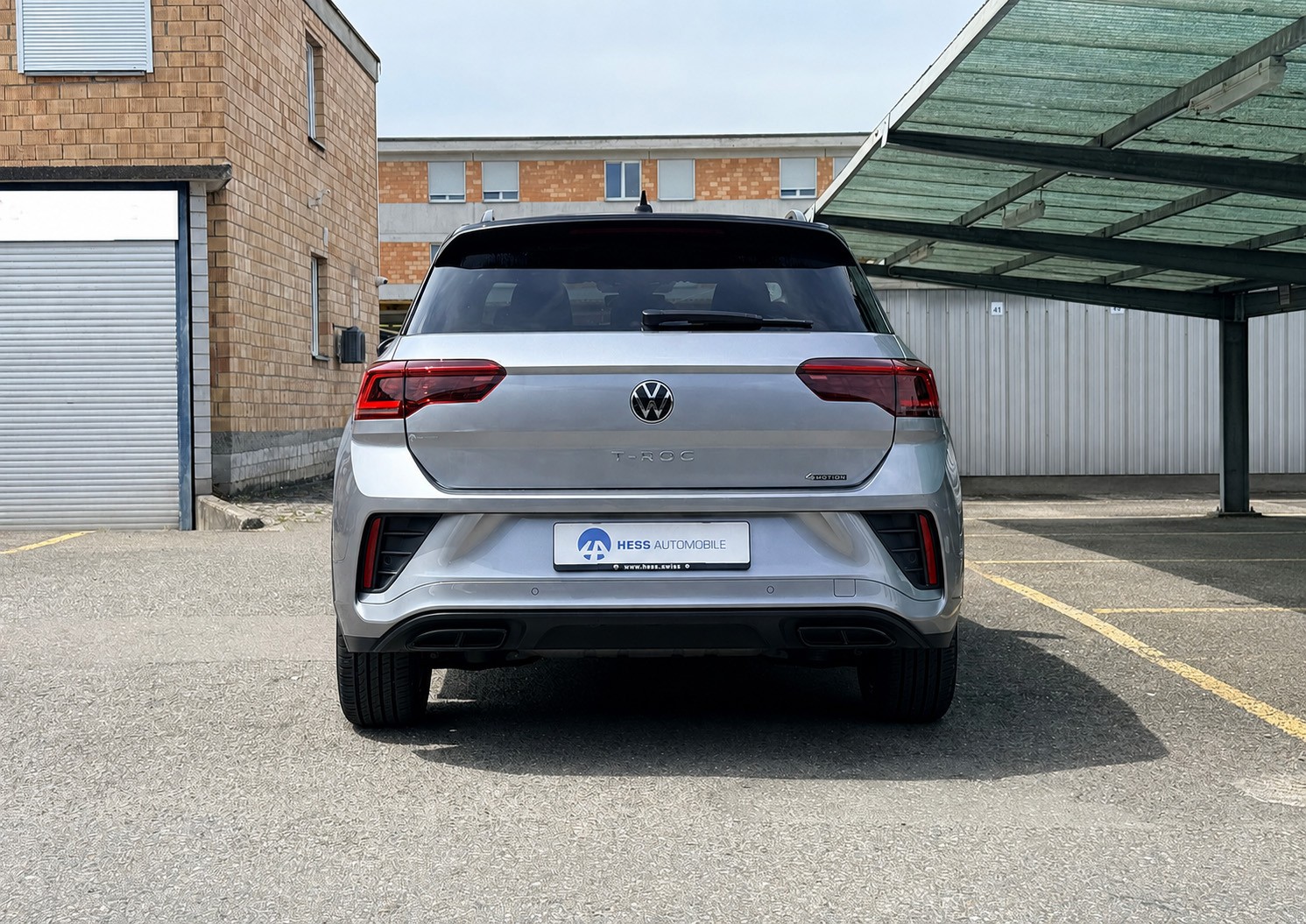 VW T-Roc 2.0 TSI R-Line DSG 4Motion-image-4