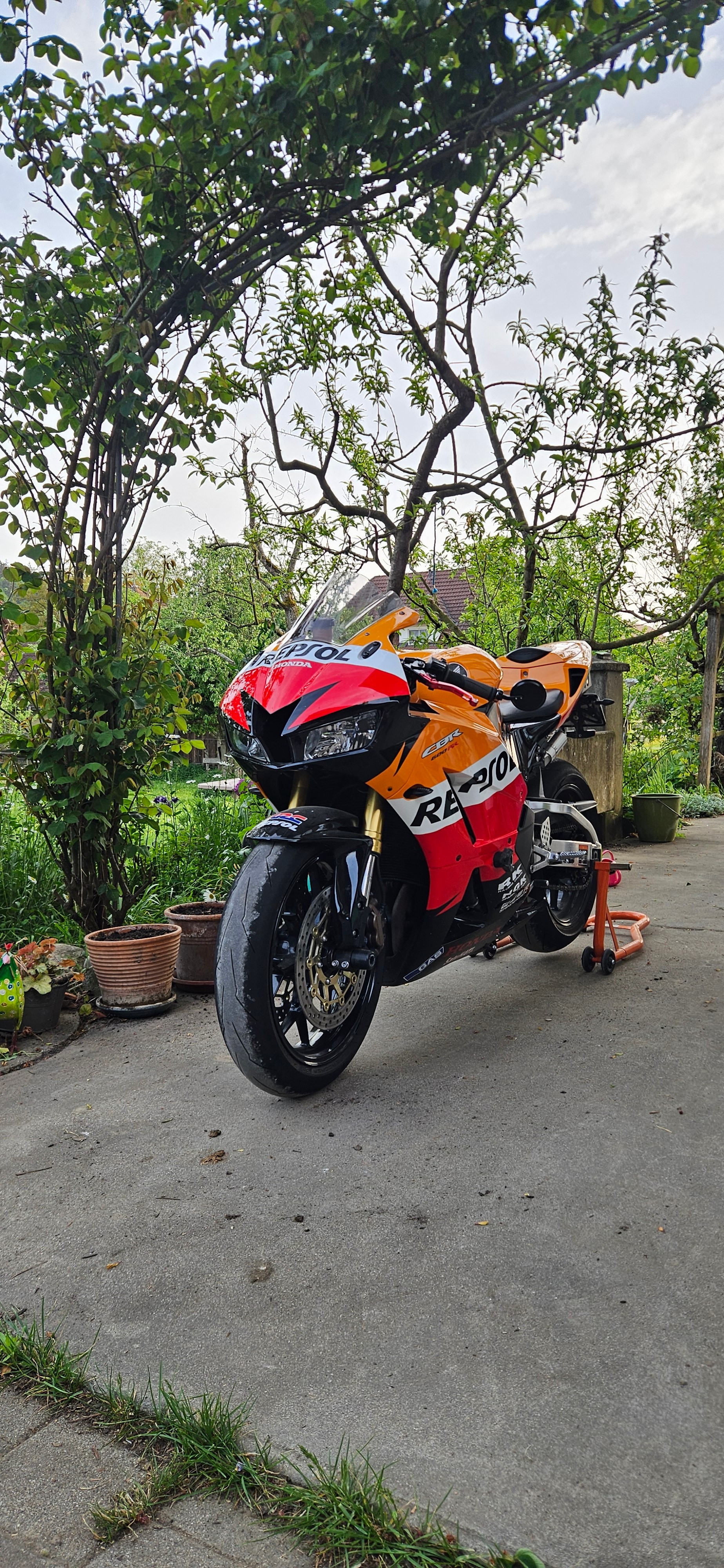 HONDA CBR 600 RA ABS-image-1