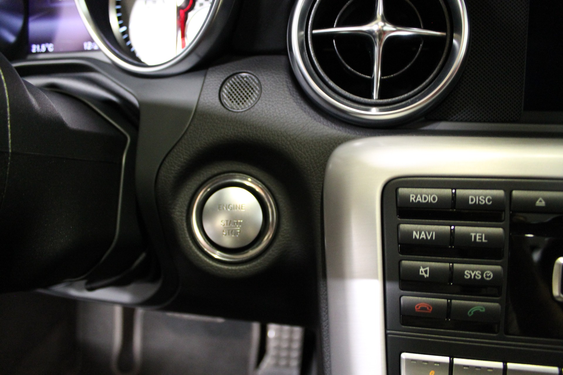 MERCEDES-BENZ SLK 200 AMG Line-image-16