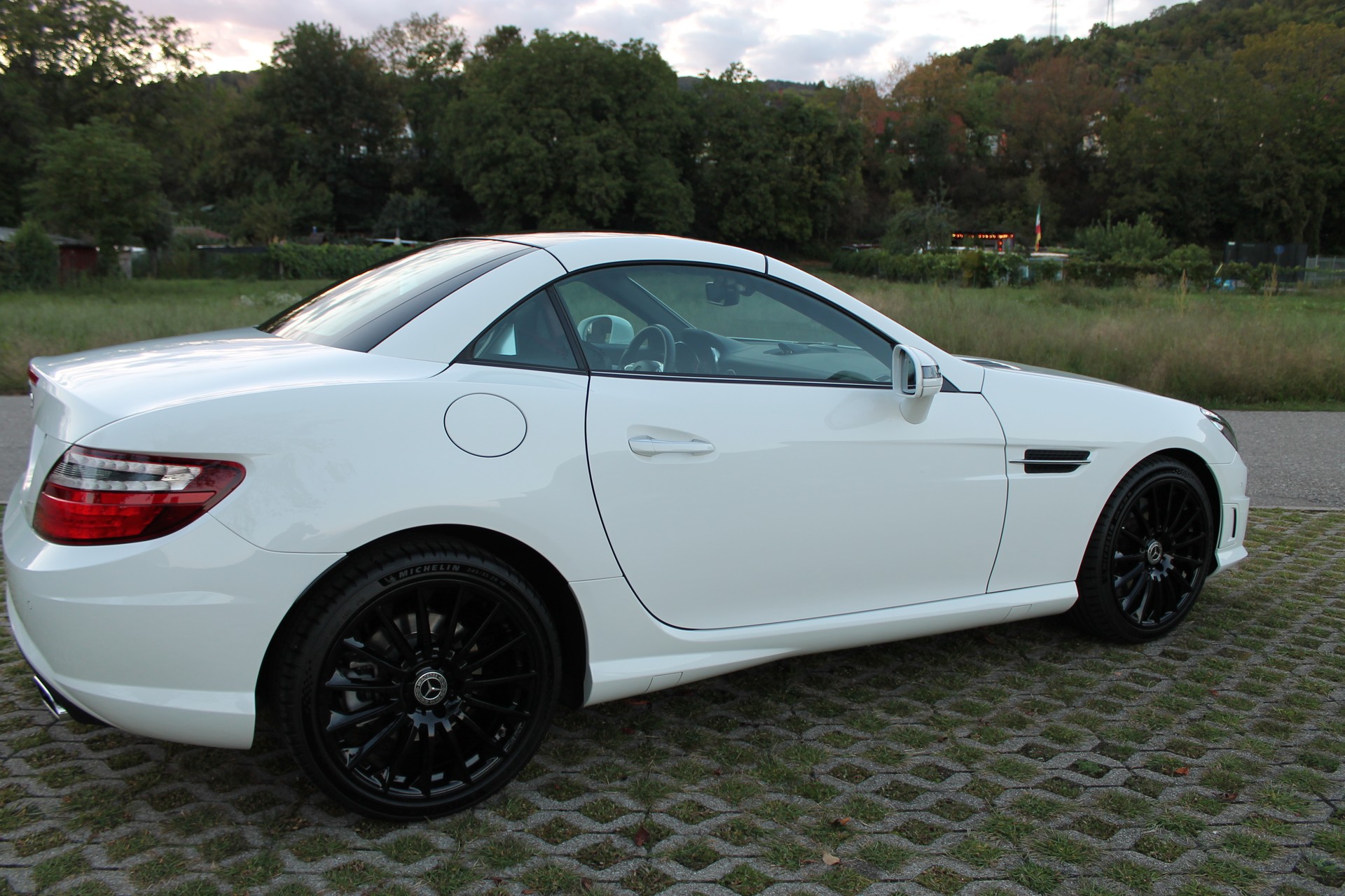 MERCEDES-BENZ SLK 200 AMG Line-image-3