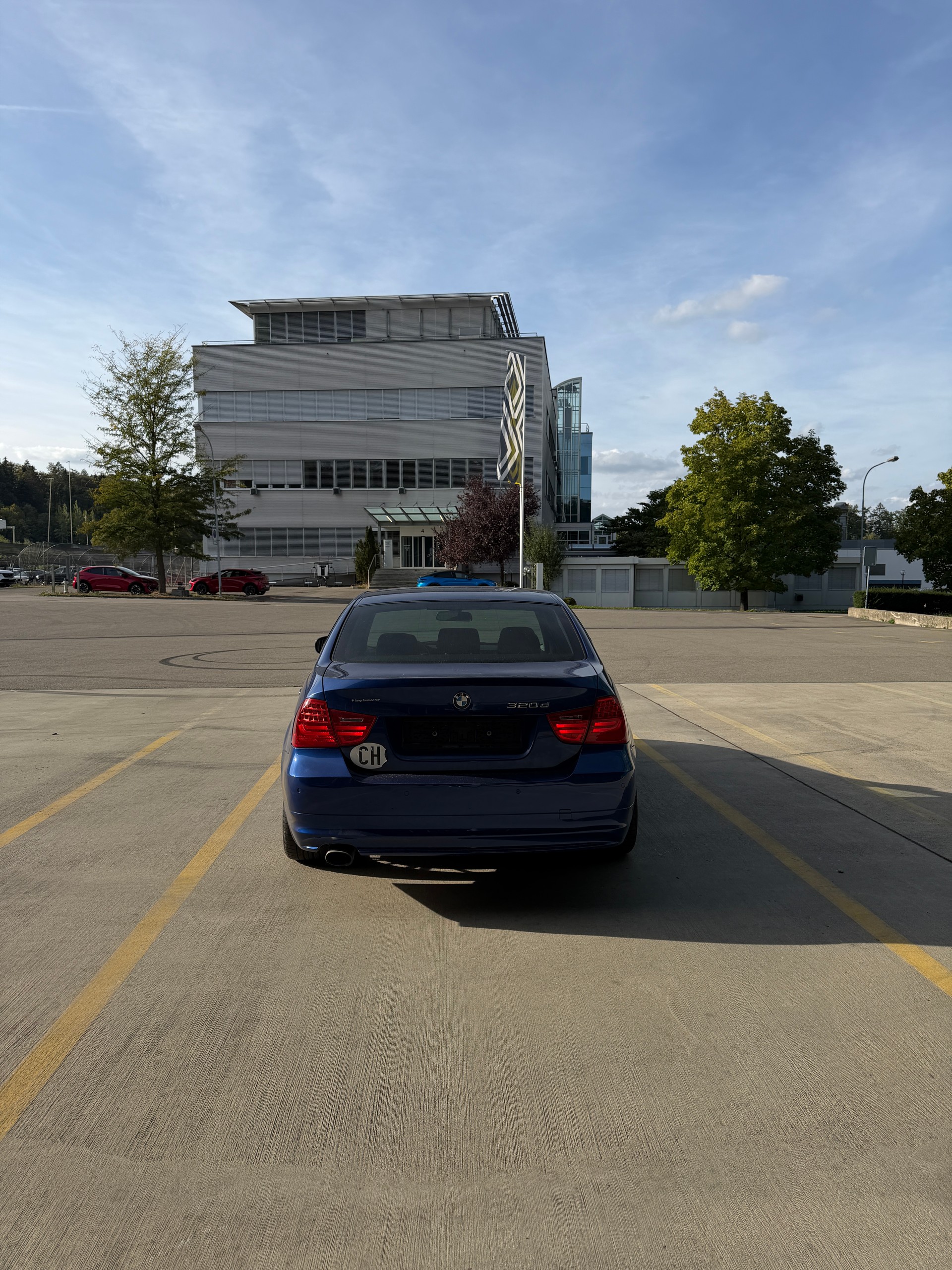 BMW 320d-image-2