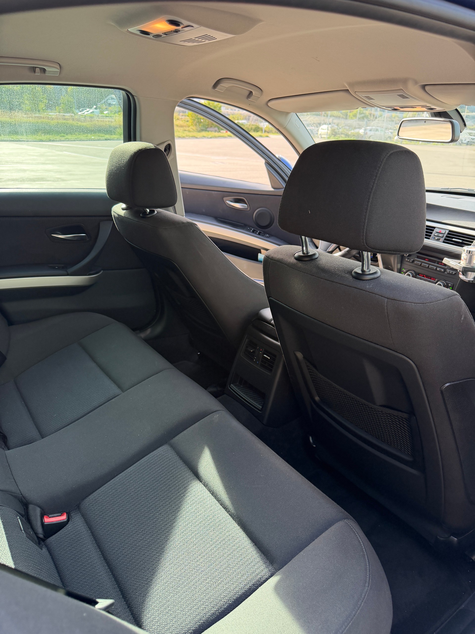 BMW 320d-image-4