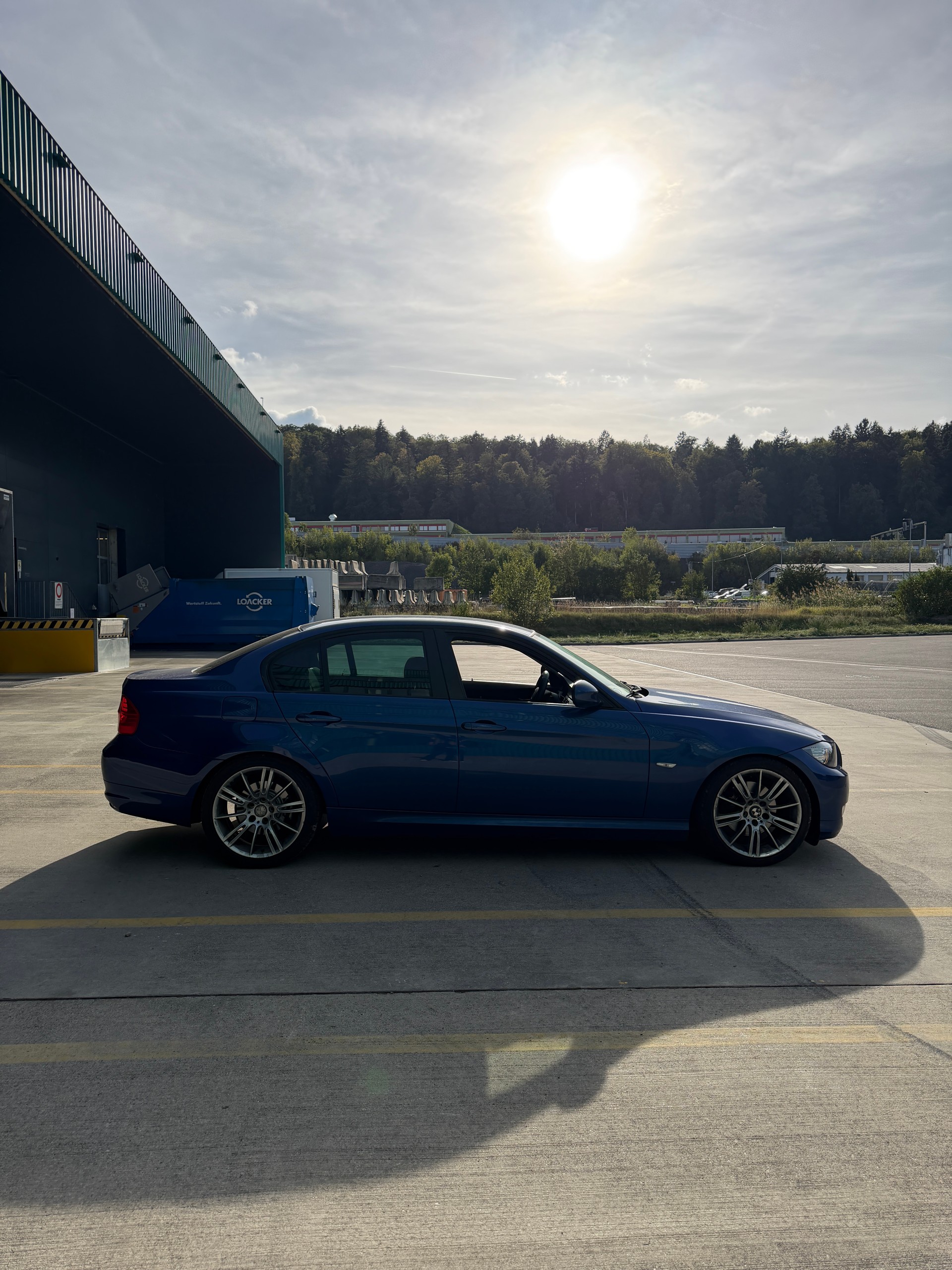 BMW 320d-image-3