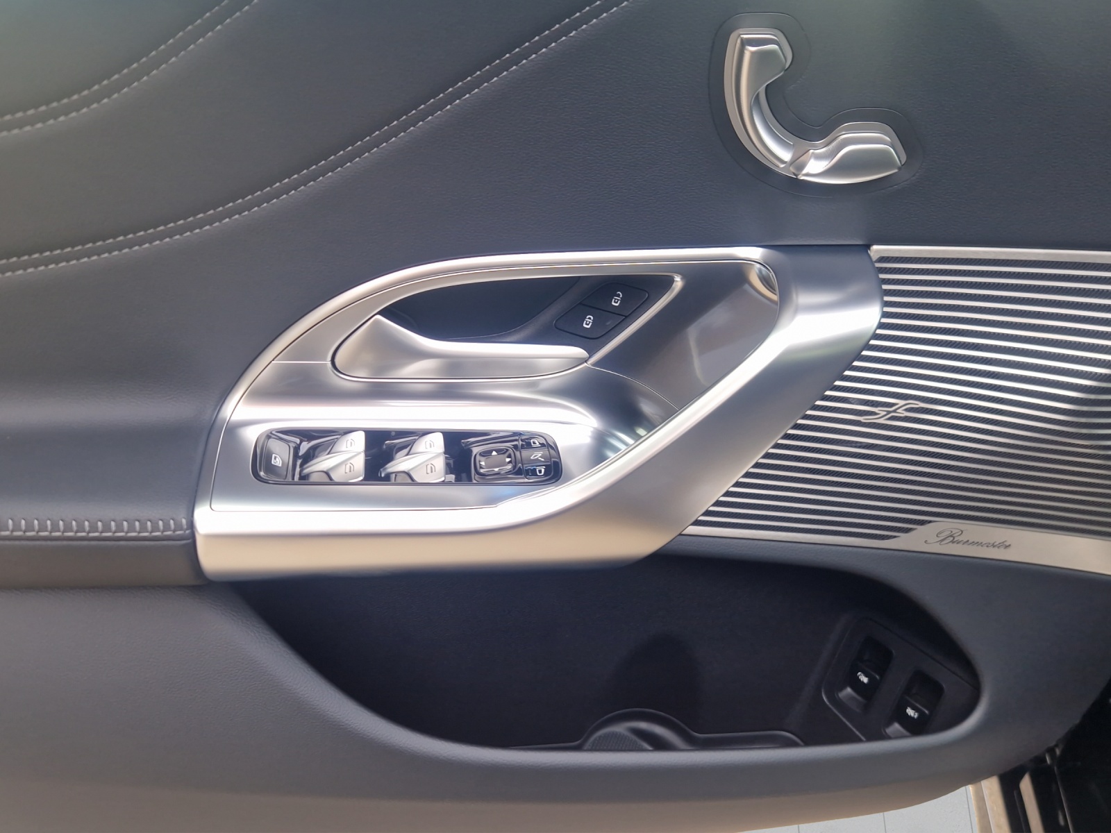 MERCEDES-BENZ C 400 94 kWh 4Matic-image-8