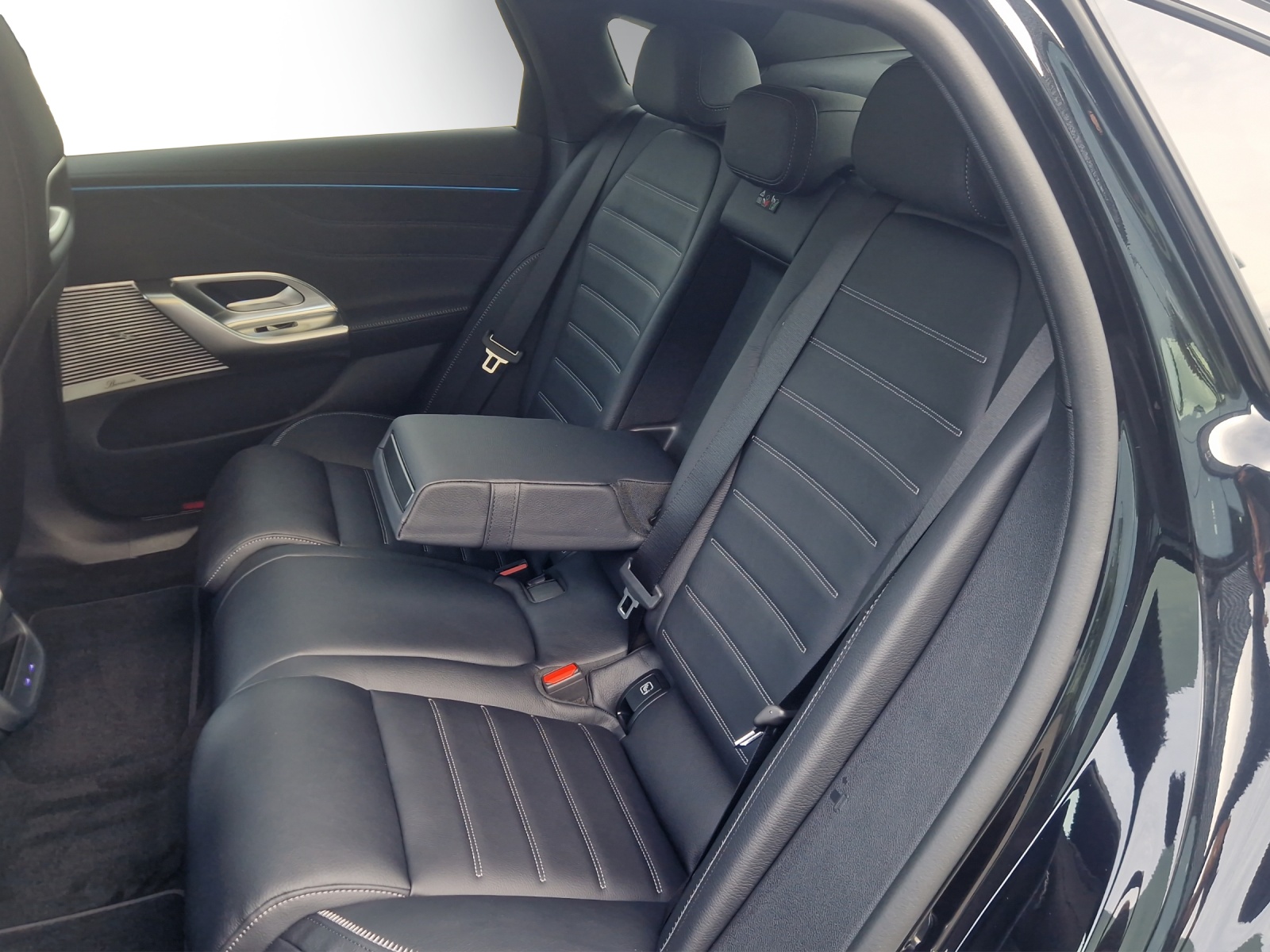MERCEDES-BENZ C 400 94 kWh 4Matic-image-13
