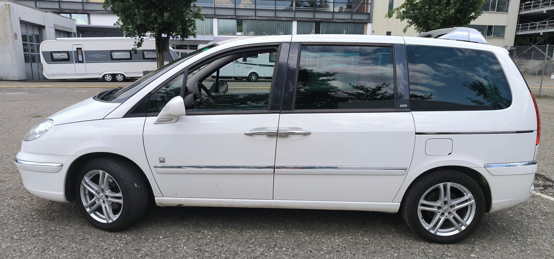 PEUGEOT 807 2.0 16V HDi (ST) Family+-image-6