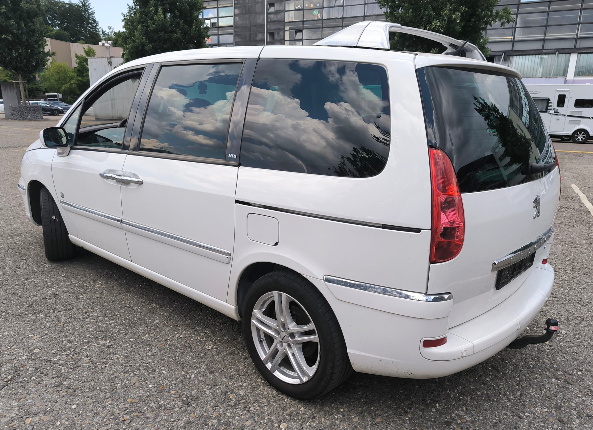 PEUGEOT 807 2.0 16V HDi (ST) Family+-image-3