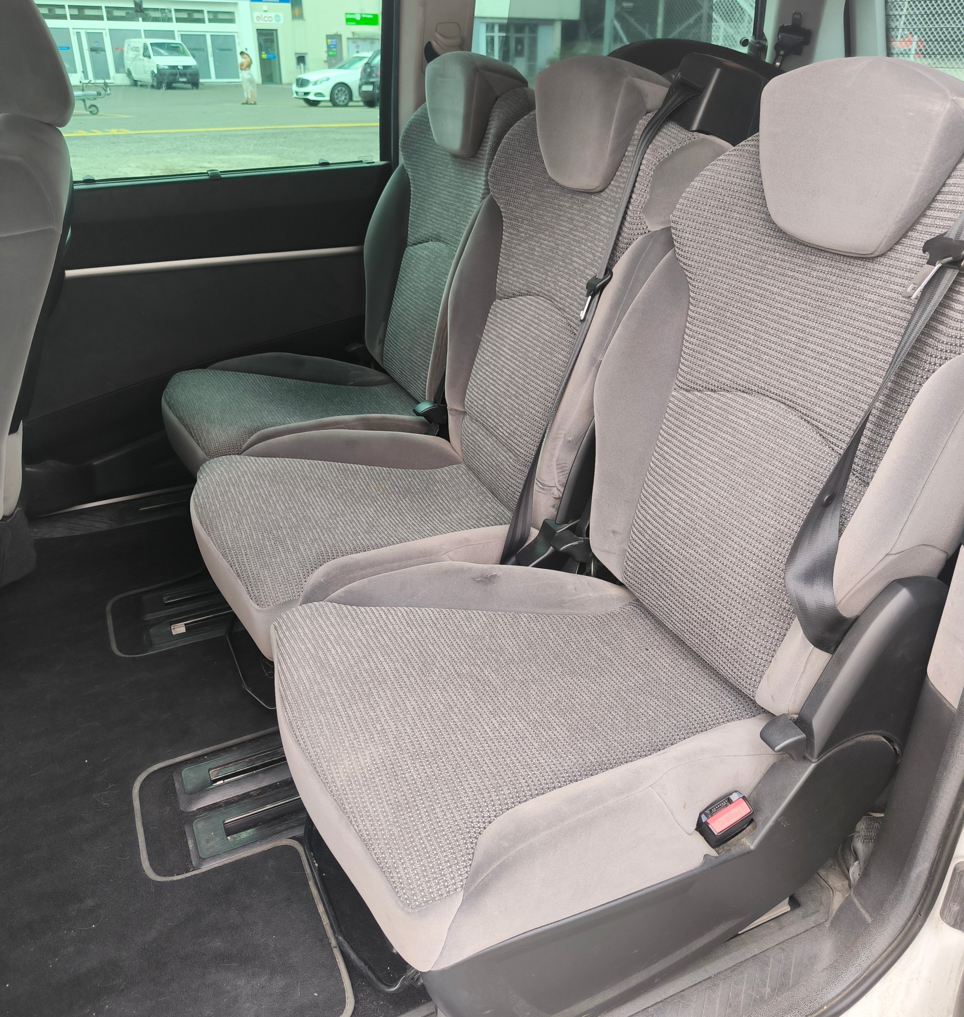 PEUGEOT 807 2.0 16V HDi (ST) Family+-image-11
