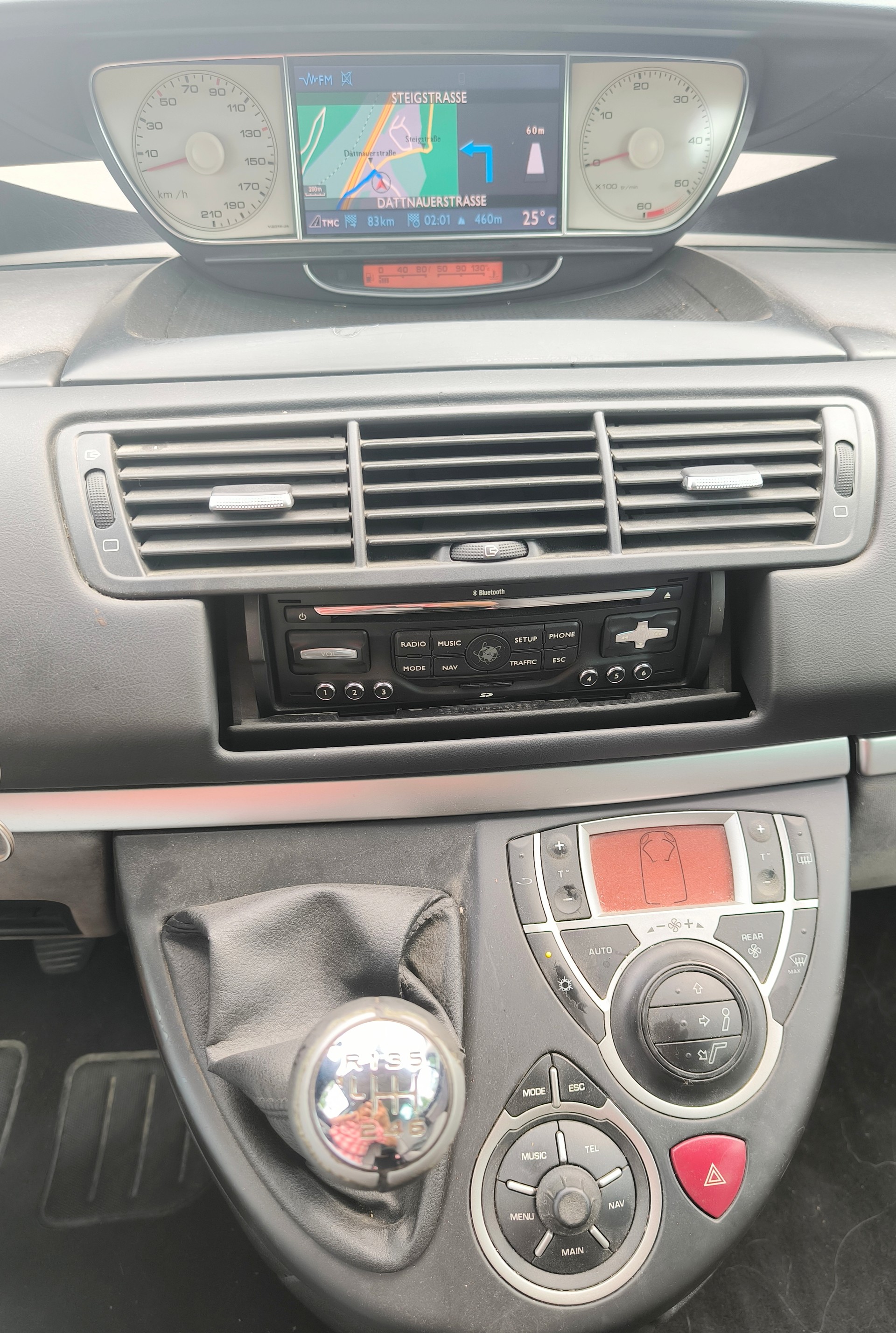 PEUGEOT 807 2.0 16V HDi (ST) Family+-image-9