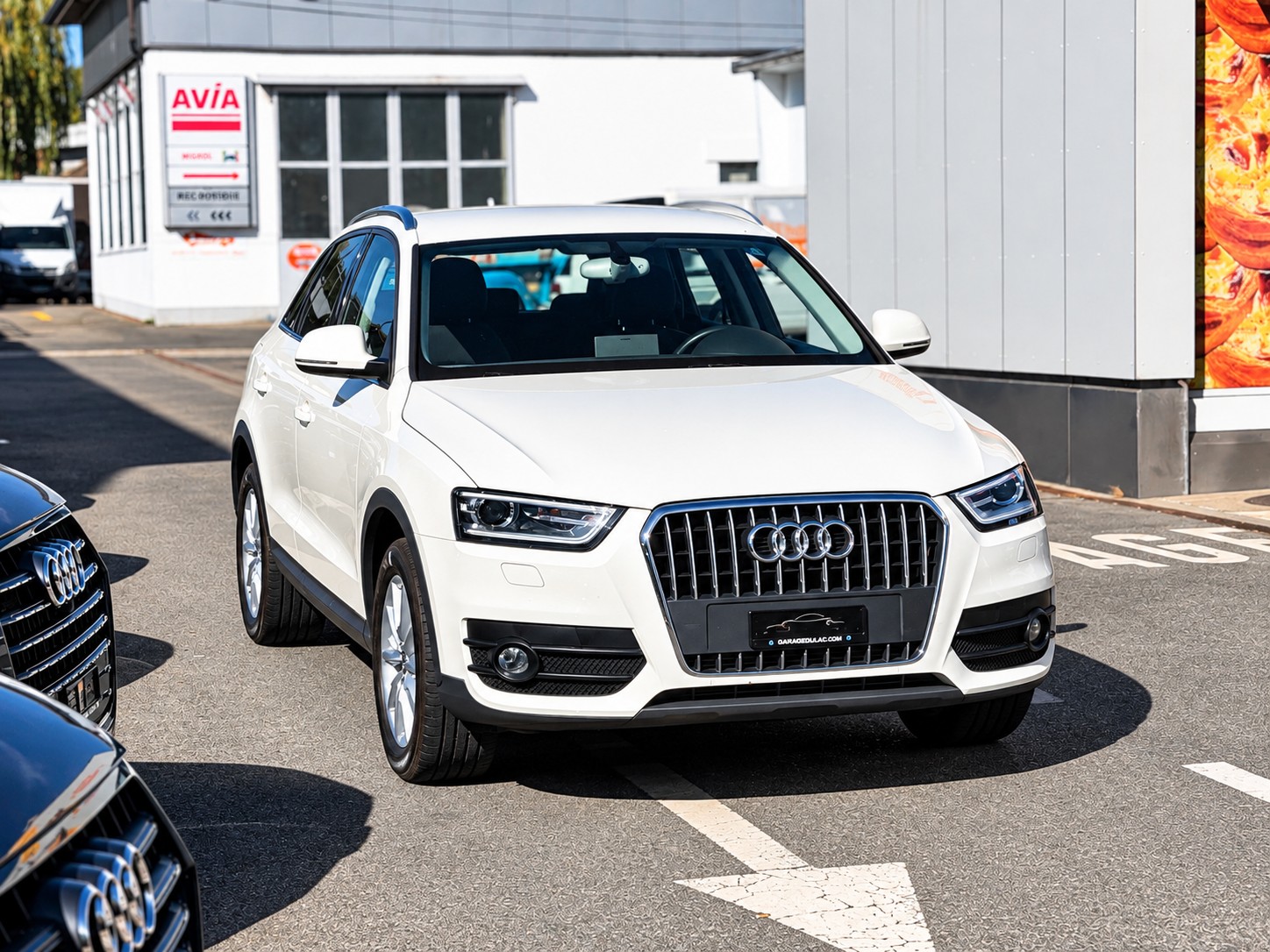 AUDI Q3 2.0 TDI-showroom-element-2