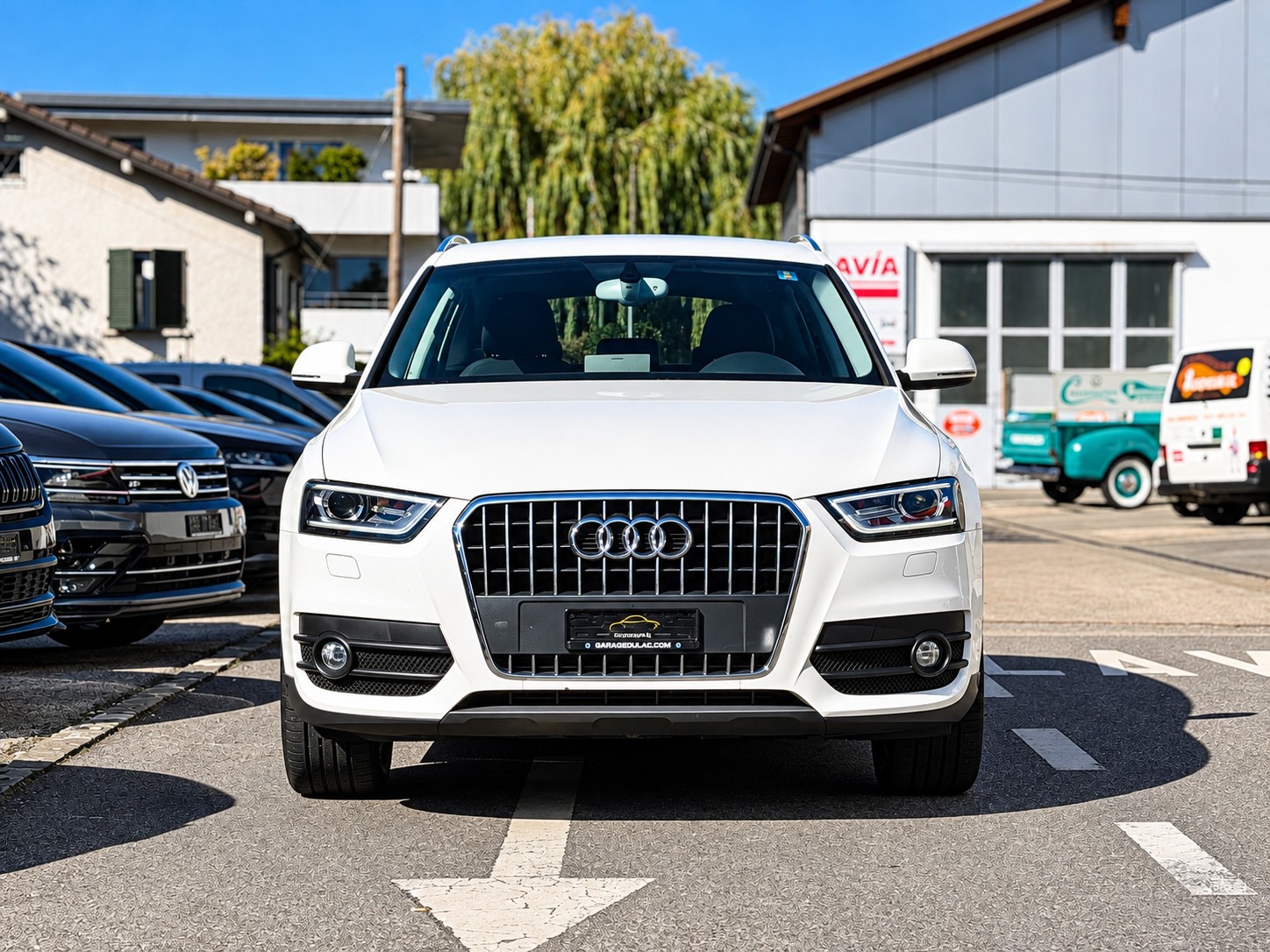 AUDI Q3 2.0 TDI-showroom-element-1