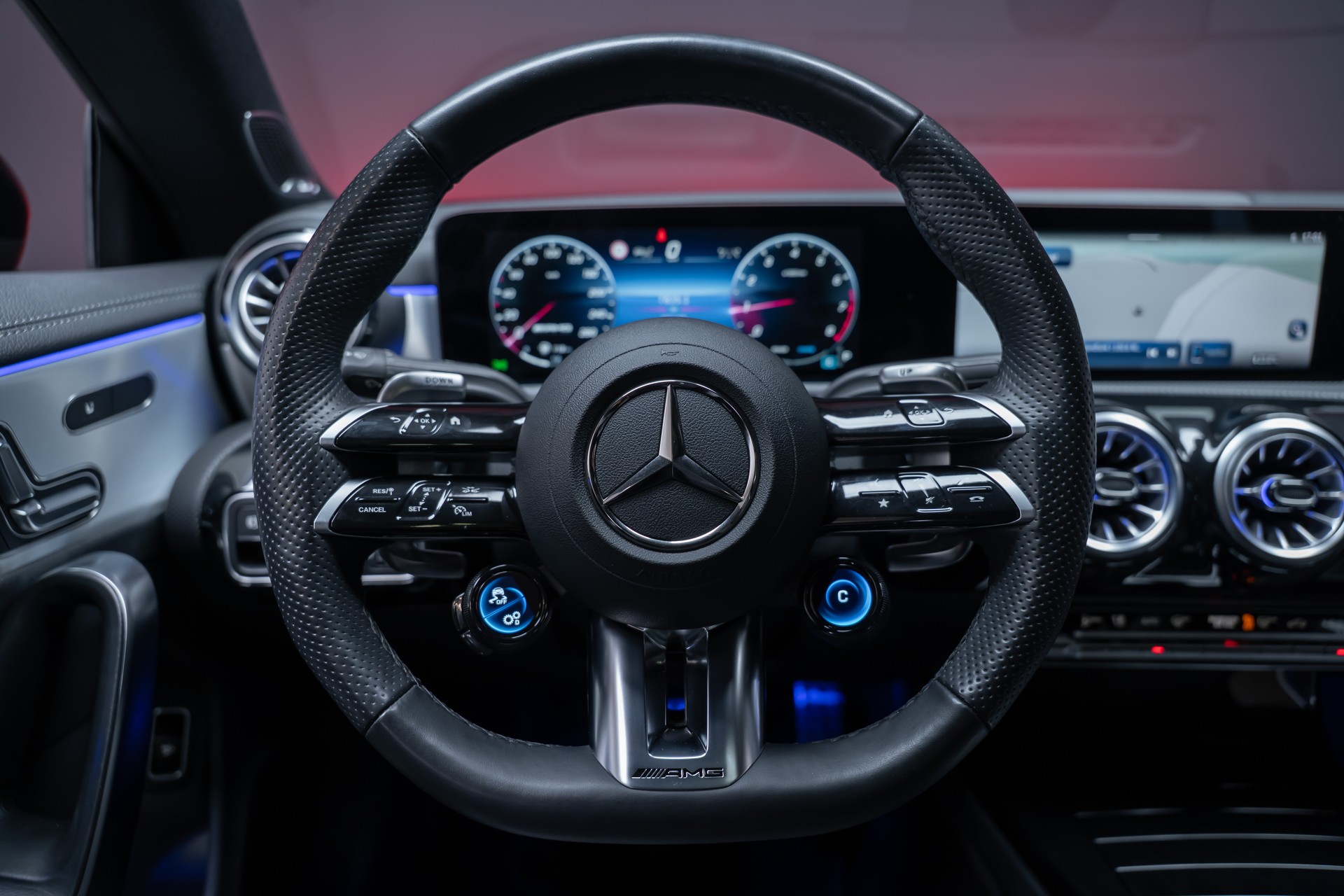 MERCEDES-BENZ CLA 35 AMG 4matic/ Facelift / Head-Up Display / Panorama-Schiebedach-image-26
