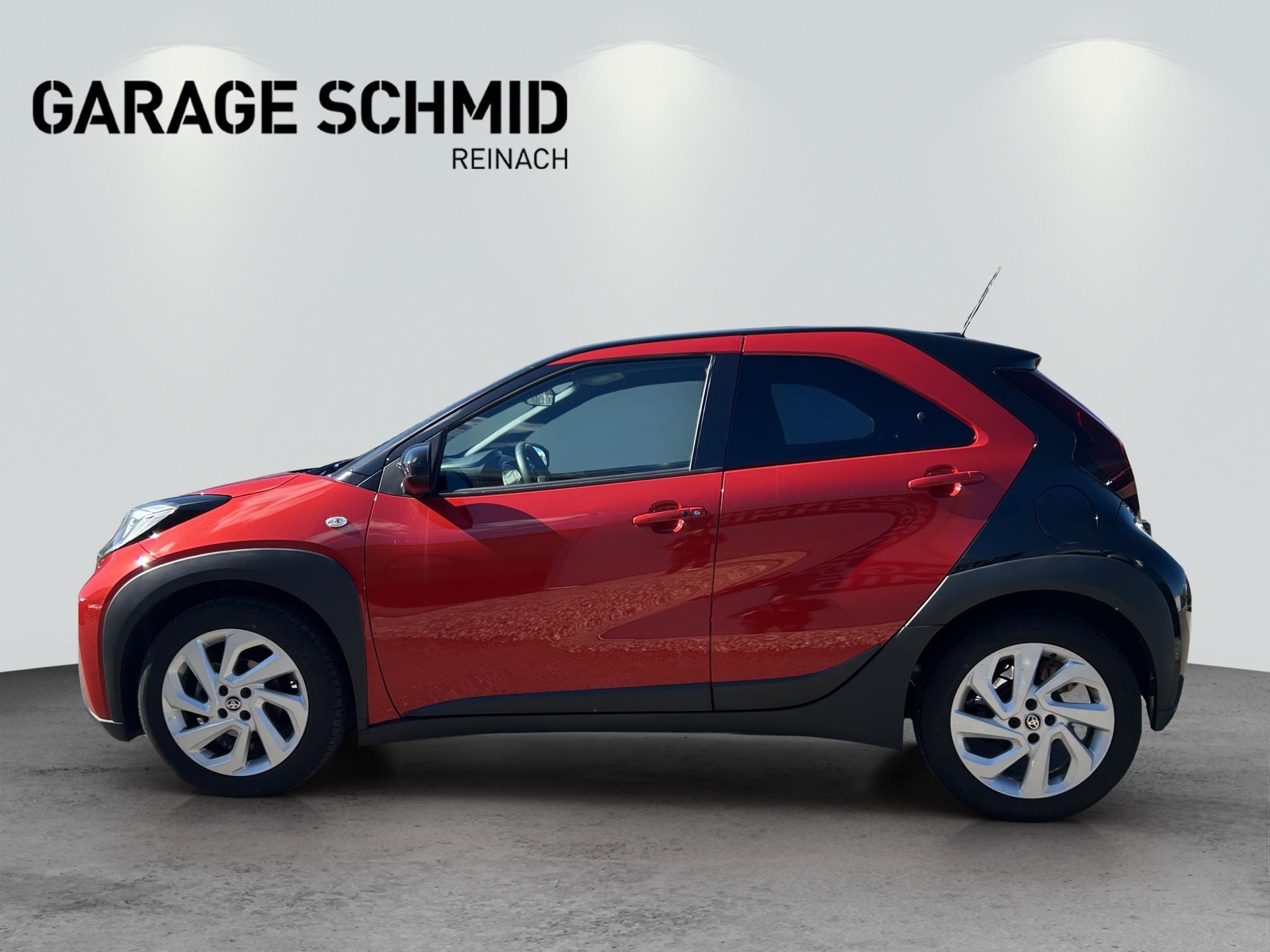 TOYOTA Aygo X 1.0 VVT-i Trend-showroom-element-3