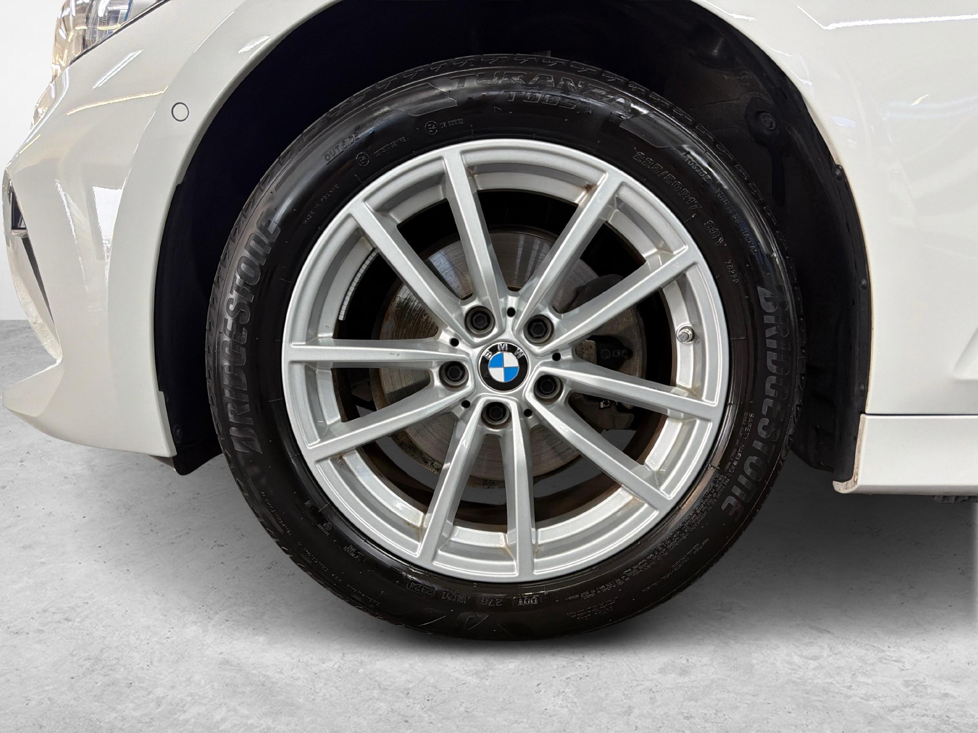 BMW 320d xDrive Touring-image-9