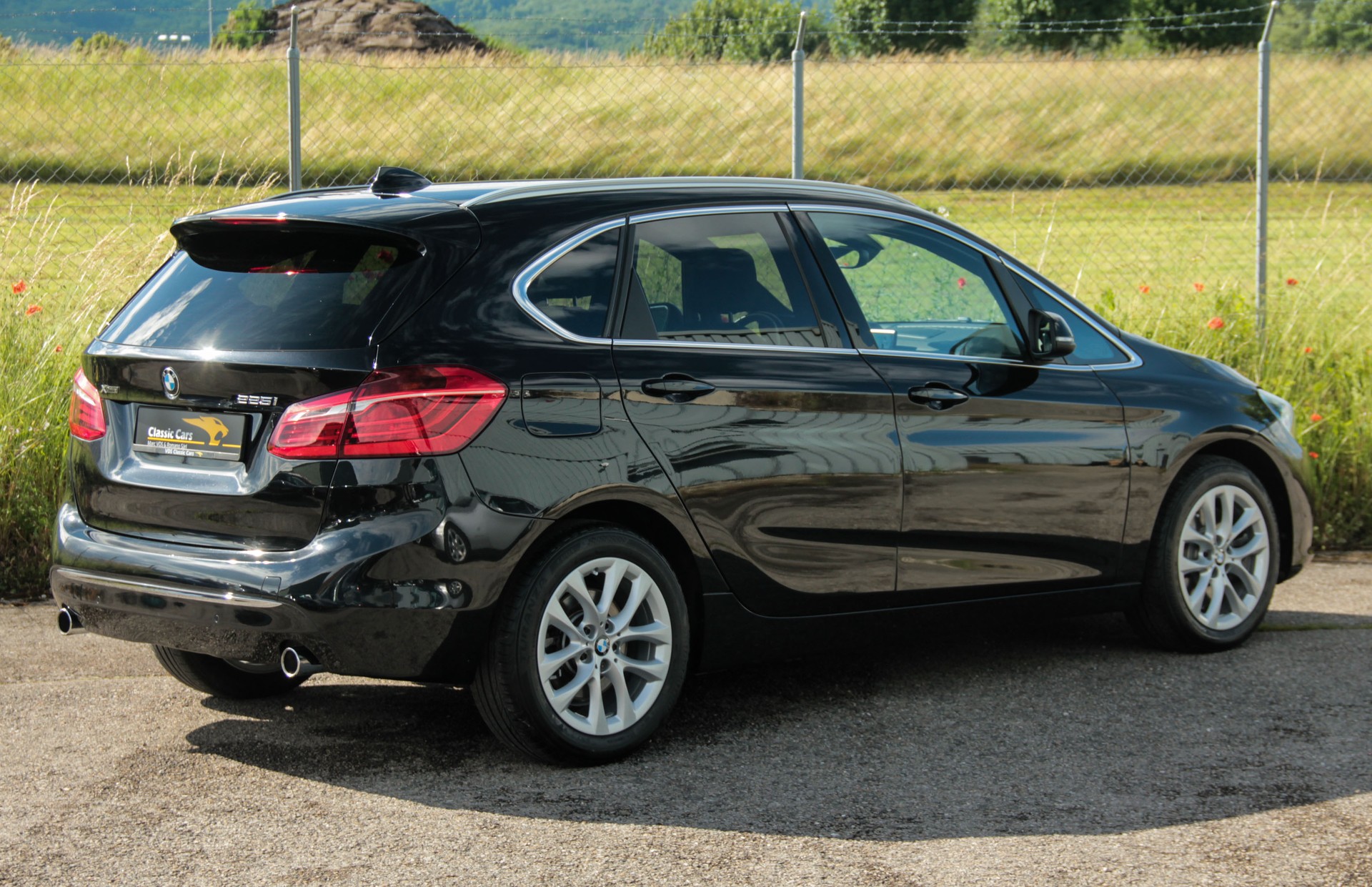 BMW 225i xDrive Active Tourer Luxury Line Steptronic 🇩🇪 ⭐⭐⭐⭐⭐-showroom-element-3