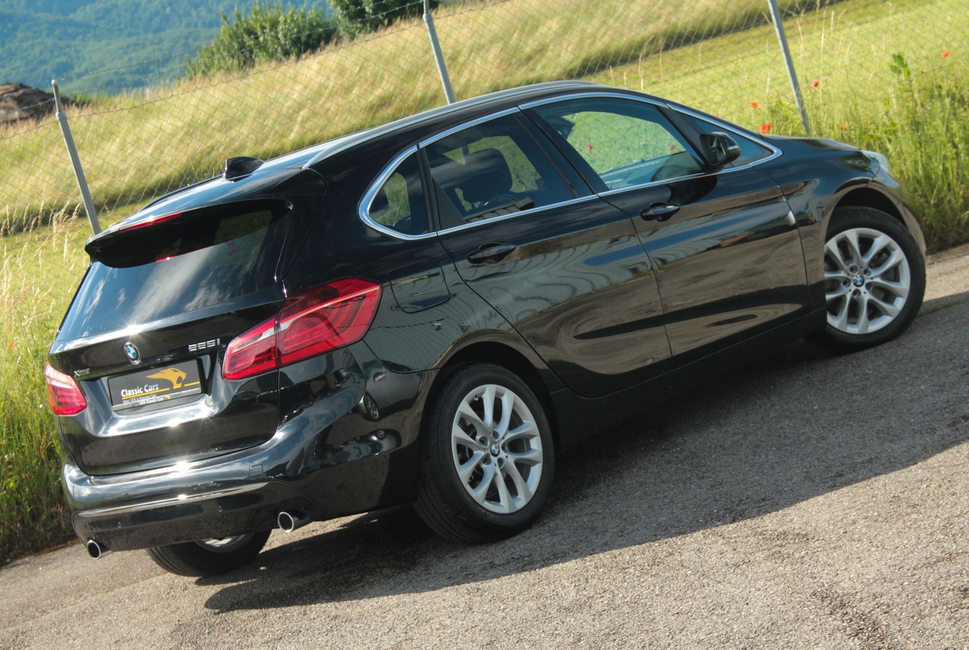 BMW 225i xDrive Active Tourer Luxury Line Steptronic 🇩🇪 ⭐⭐⭐⭐⭐-showroom-element-1