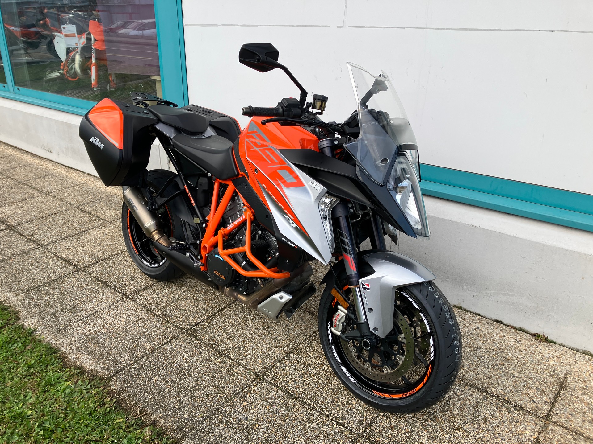 KTM 1290 Super Duke GT-image-1