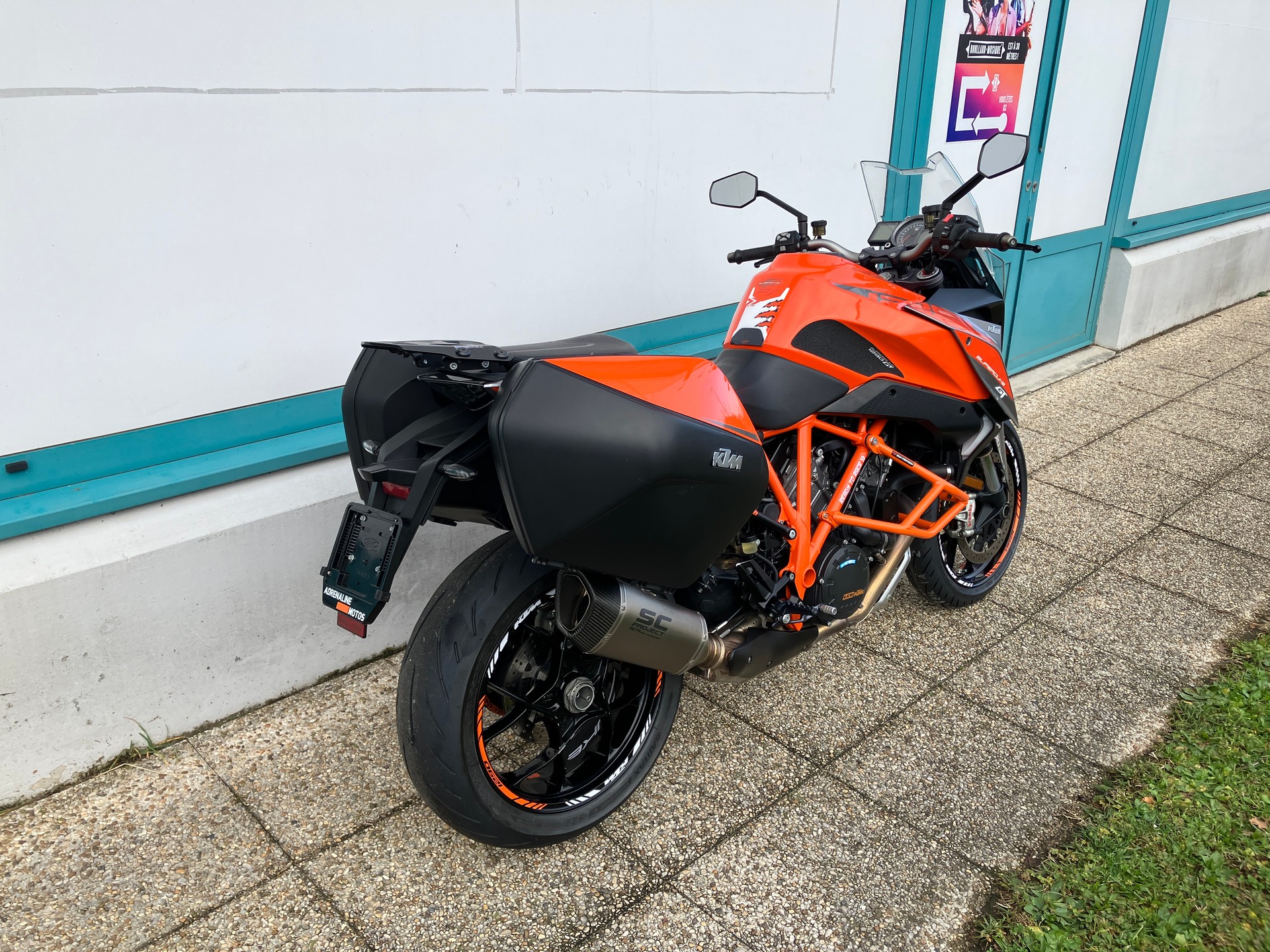 KTM 1290 Super Duke GT-image-2