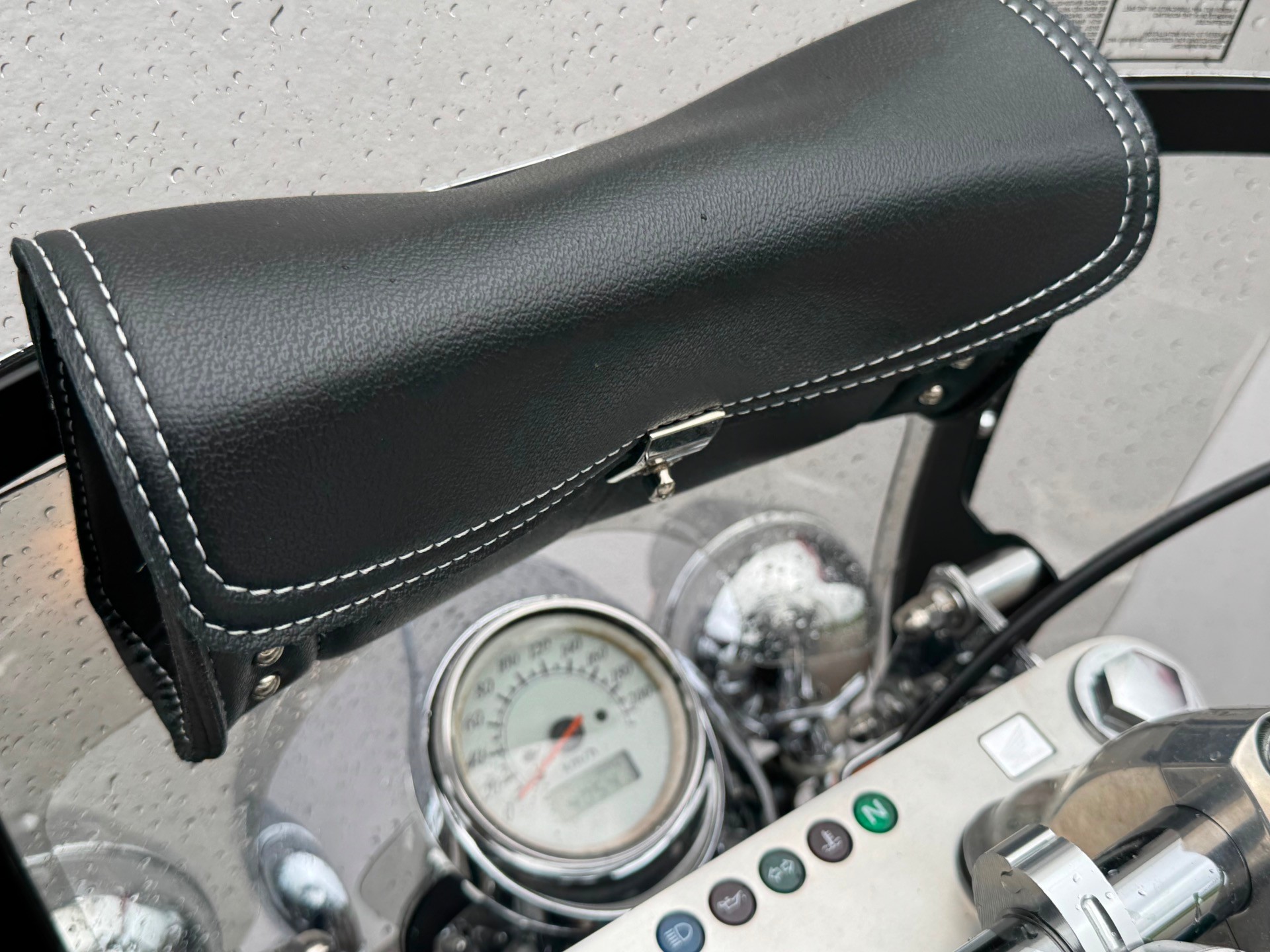 HONDA VT 1100 C3 Shadow Aero-image-10