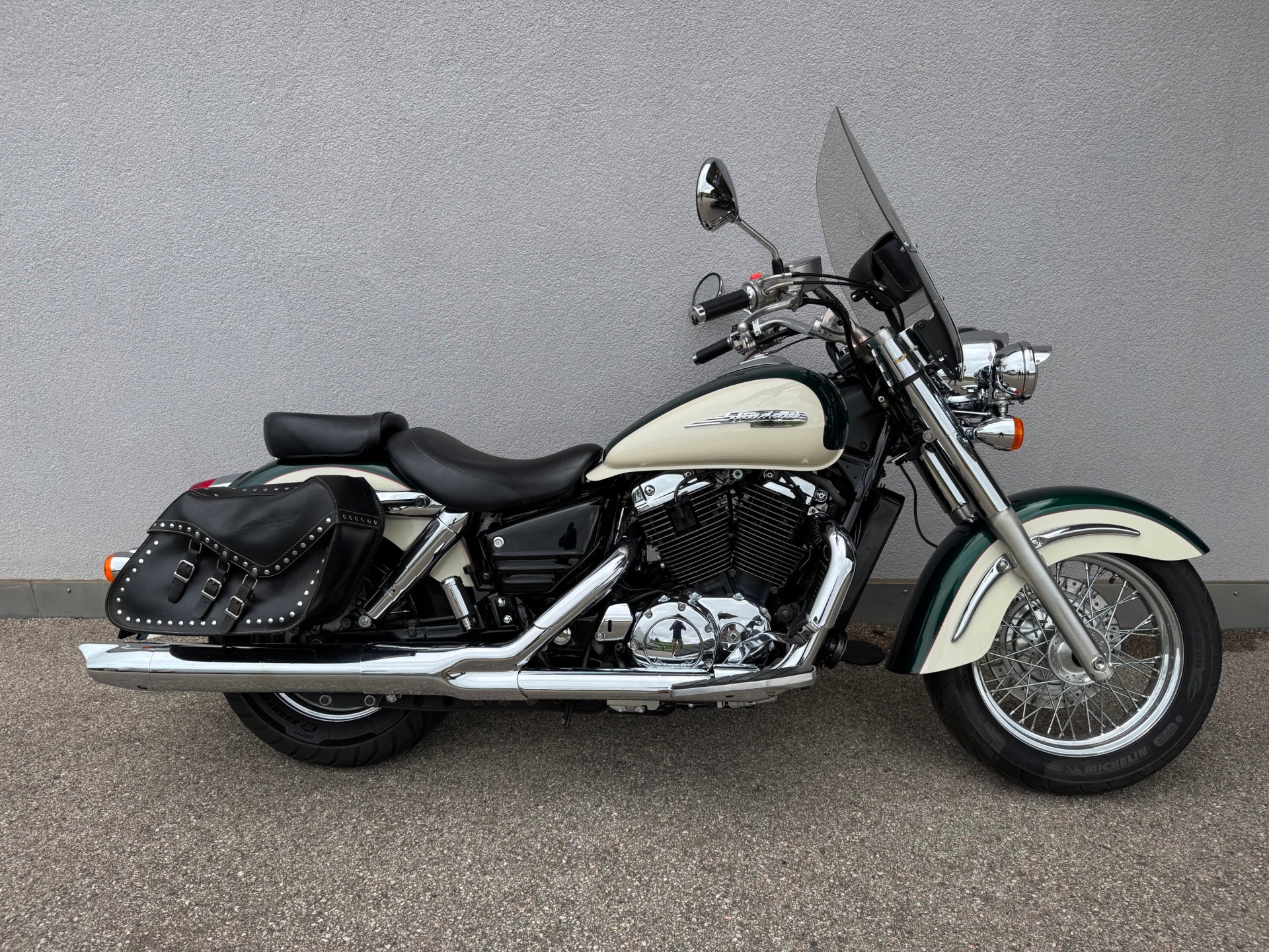 HONDA VT 1100 C3 Shadow Aero-image-5