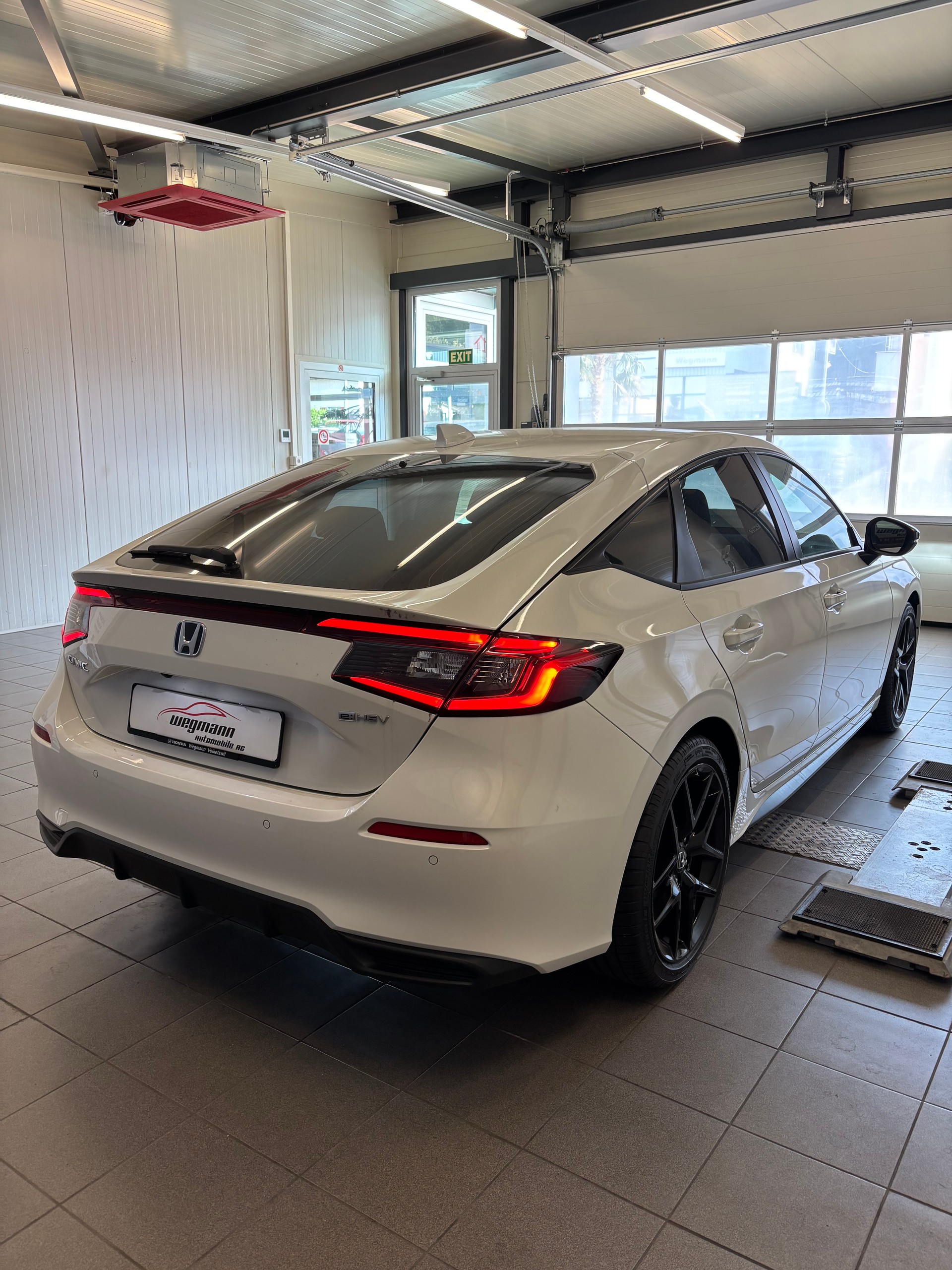 HONDA Civic 2.0 i-MMD HEV Sport-showroom-element-3