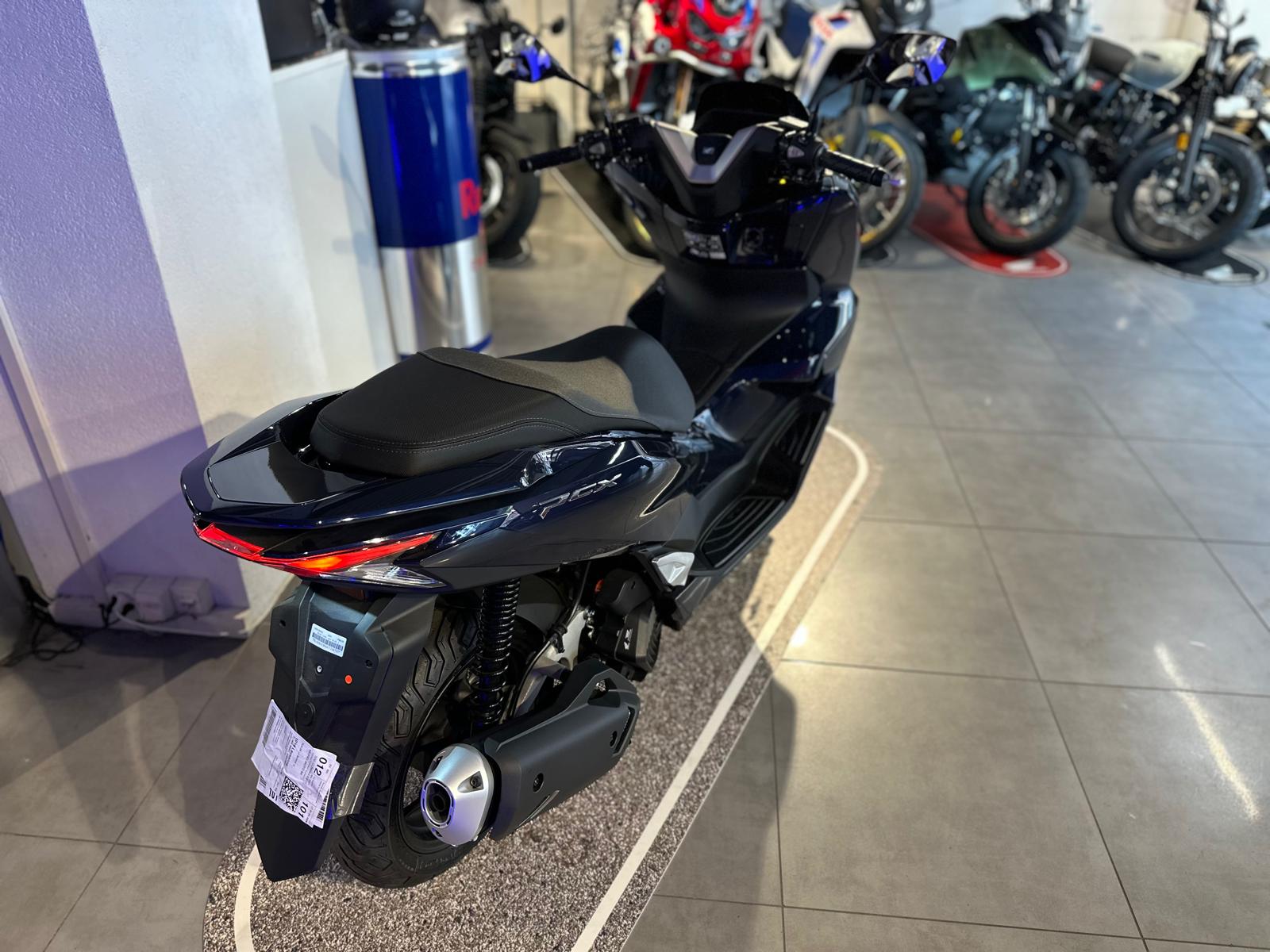 HONDA PCX 125 i ABS-showroom-element-2