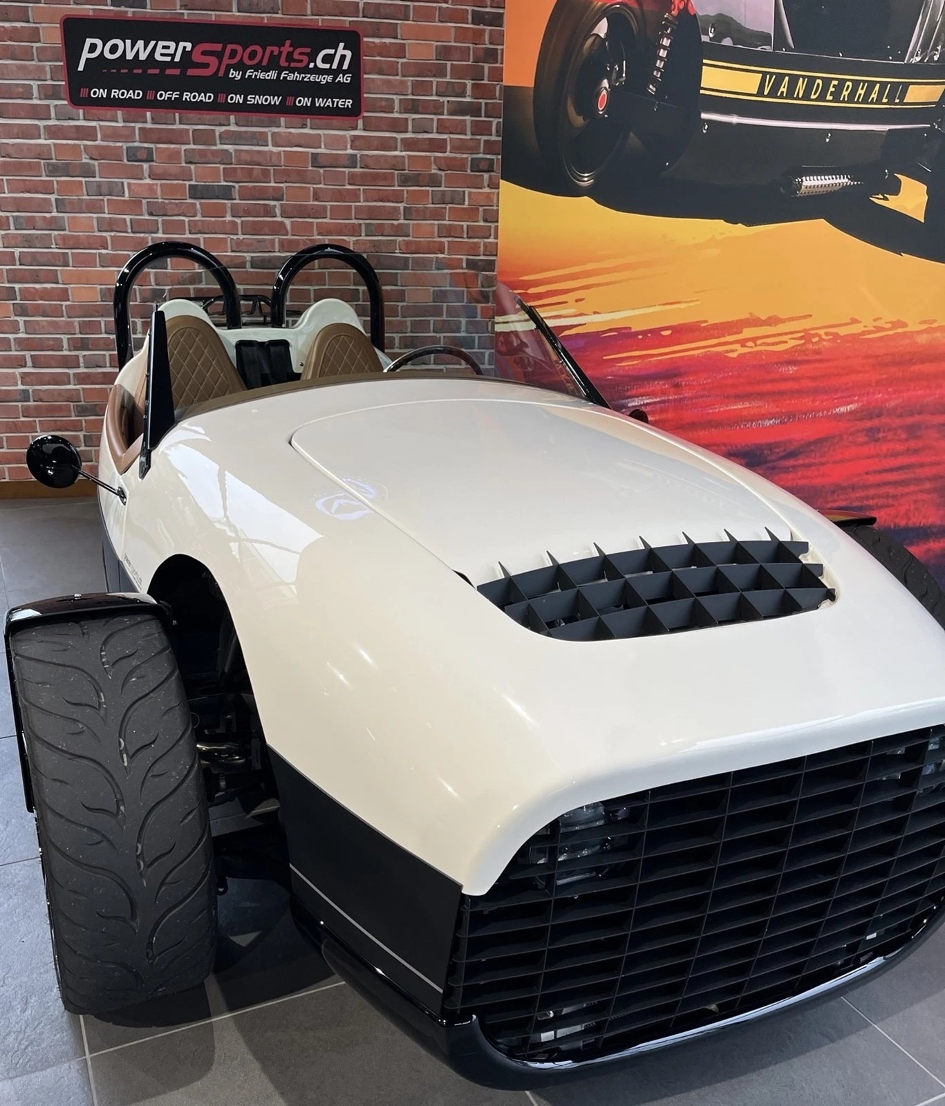 VANDERHALL Carmel GT-showroom-element-2