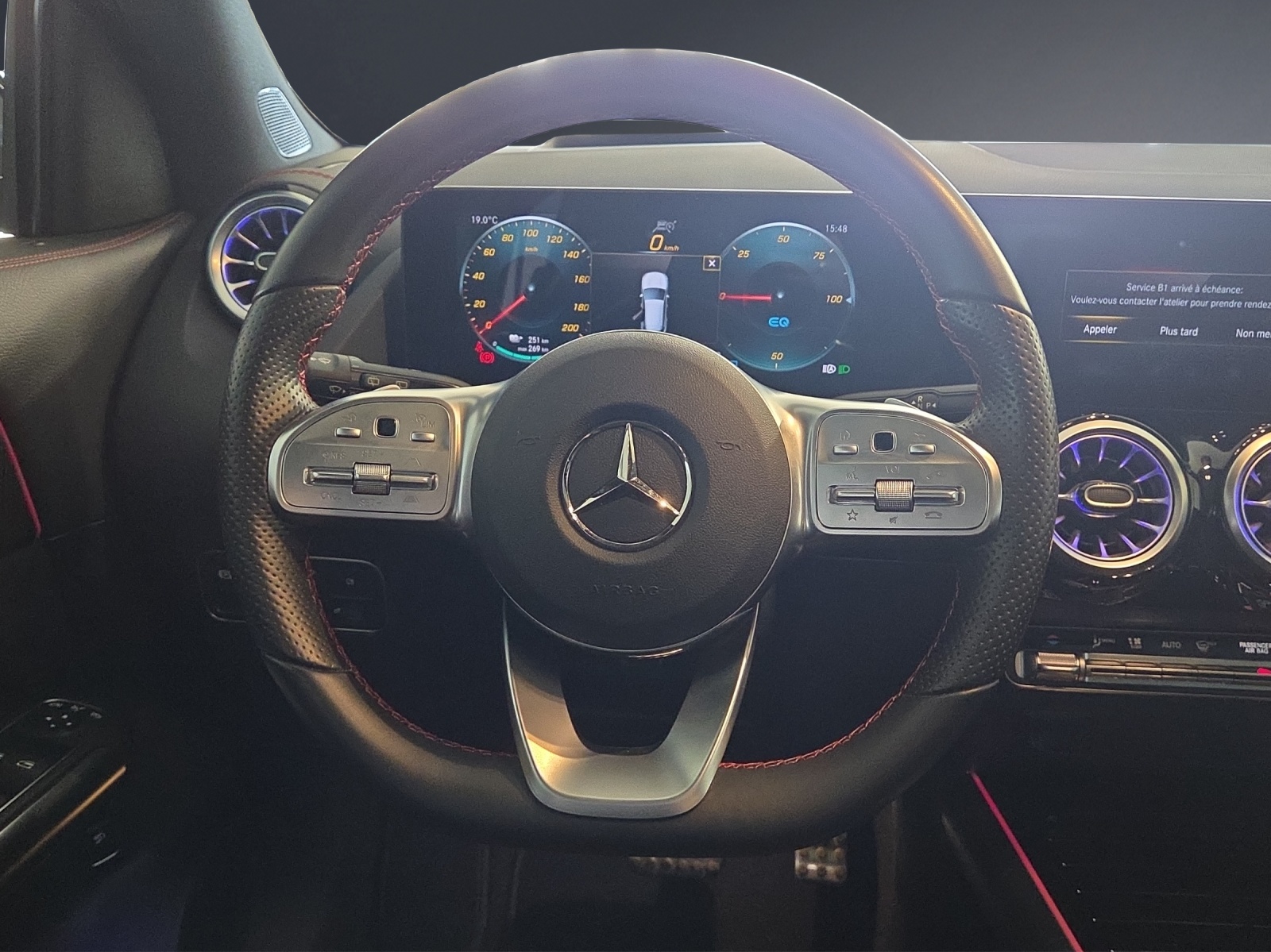 MERCEDES-BENZ EQA 350 AMG Line 4Matic-image-13