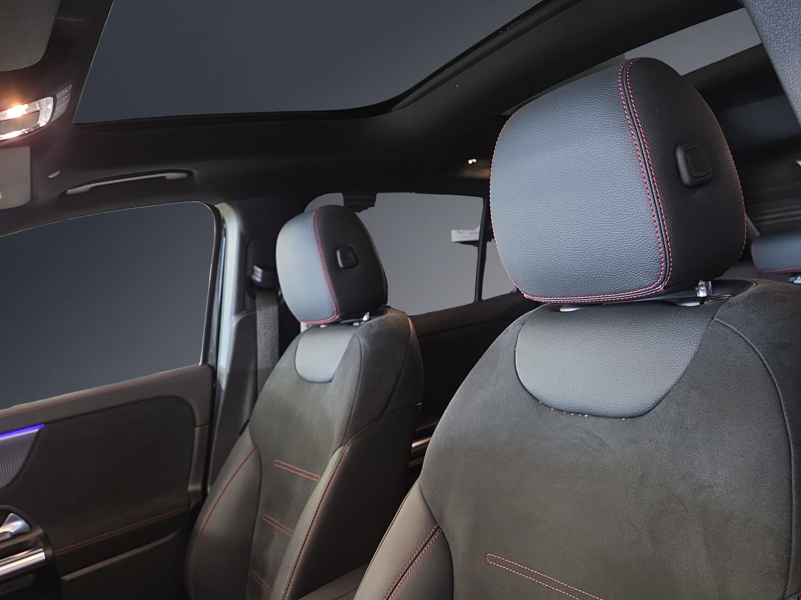 MERCEDES-BENZ EQA 350 AMG Line 4Matic-image-7