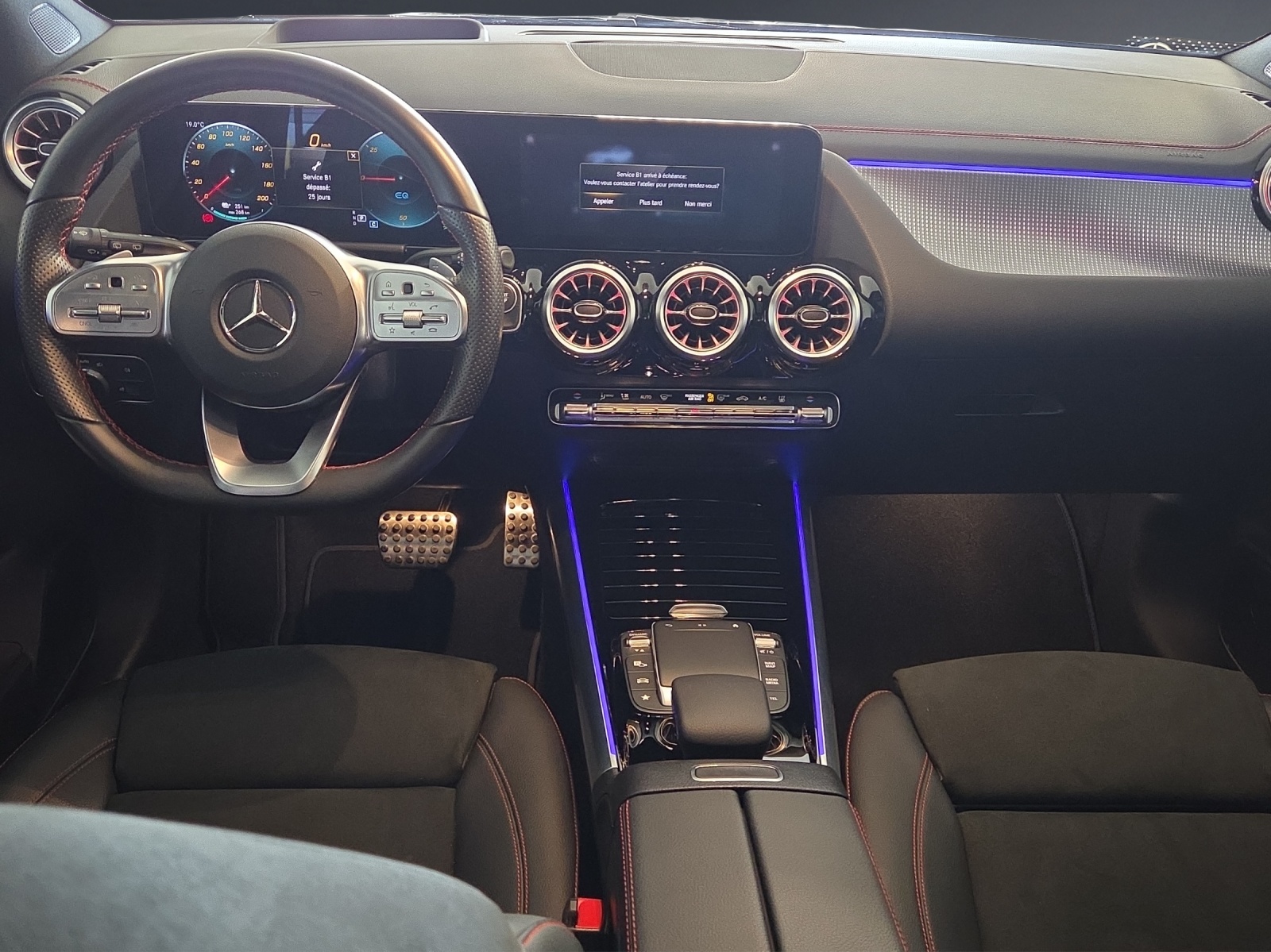 MERCEDES-BENZ EQA 350 AMG Line 4Matic-image-11
