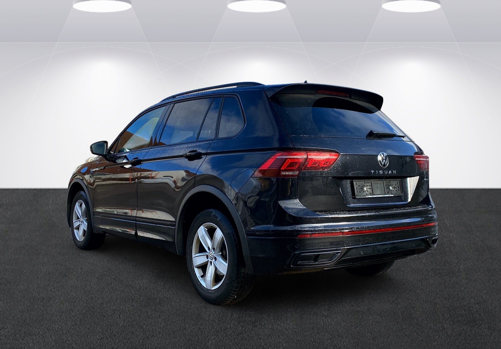 VW Tiguan 2.0 TDI SCR R-Line 4Motion DSG-image-2
