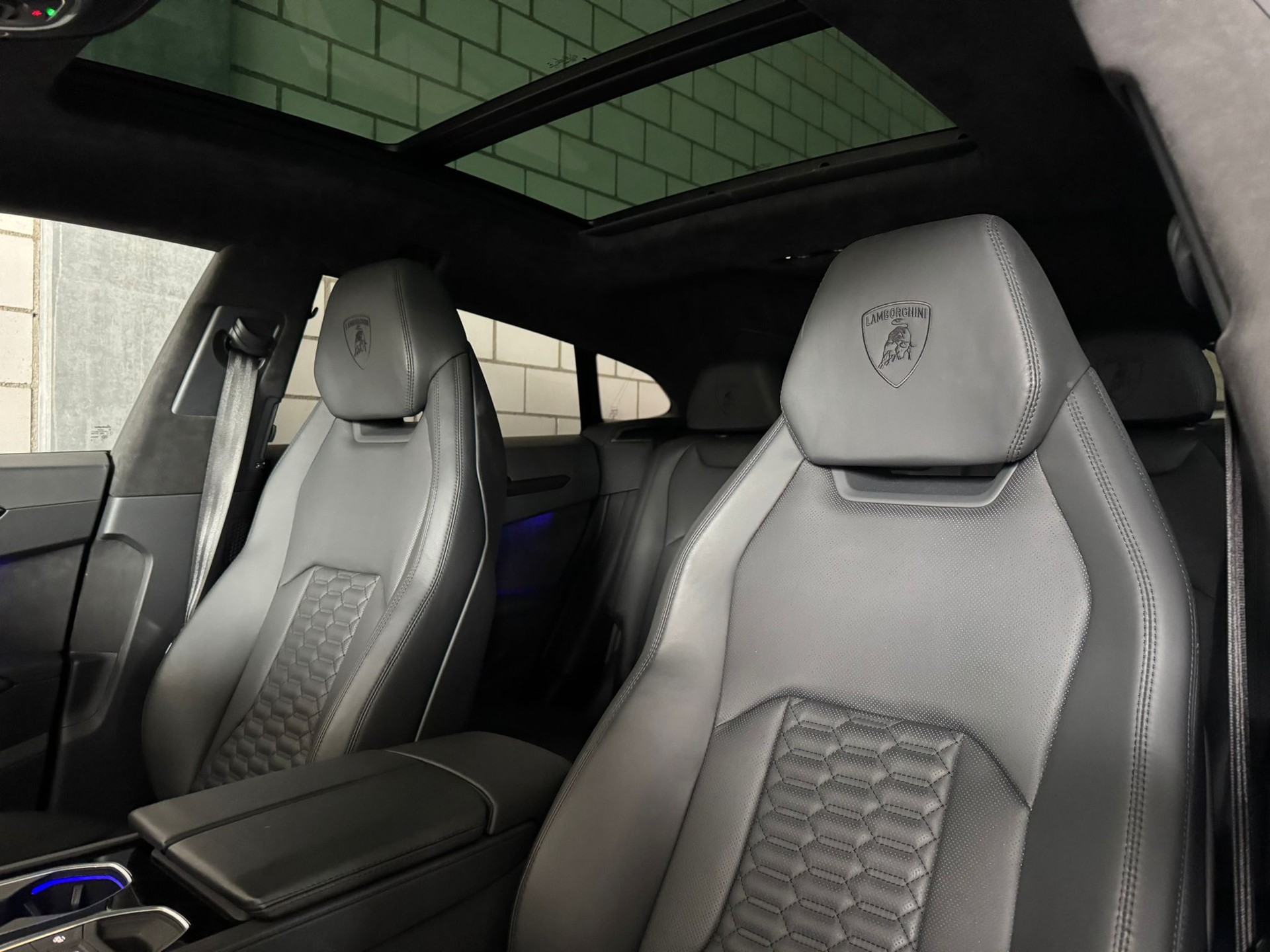 LAMBORGHINI Urus E-Gear Vollausstattung-image-8