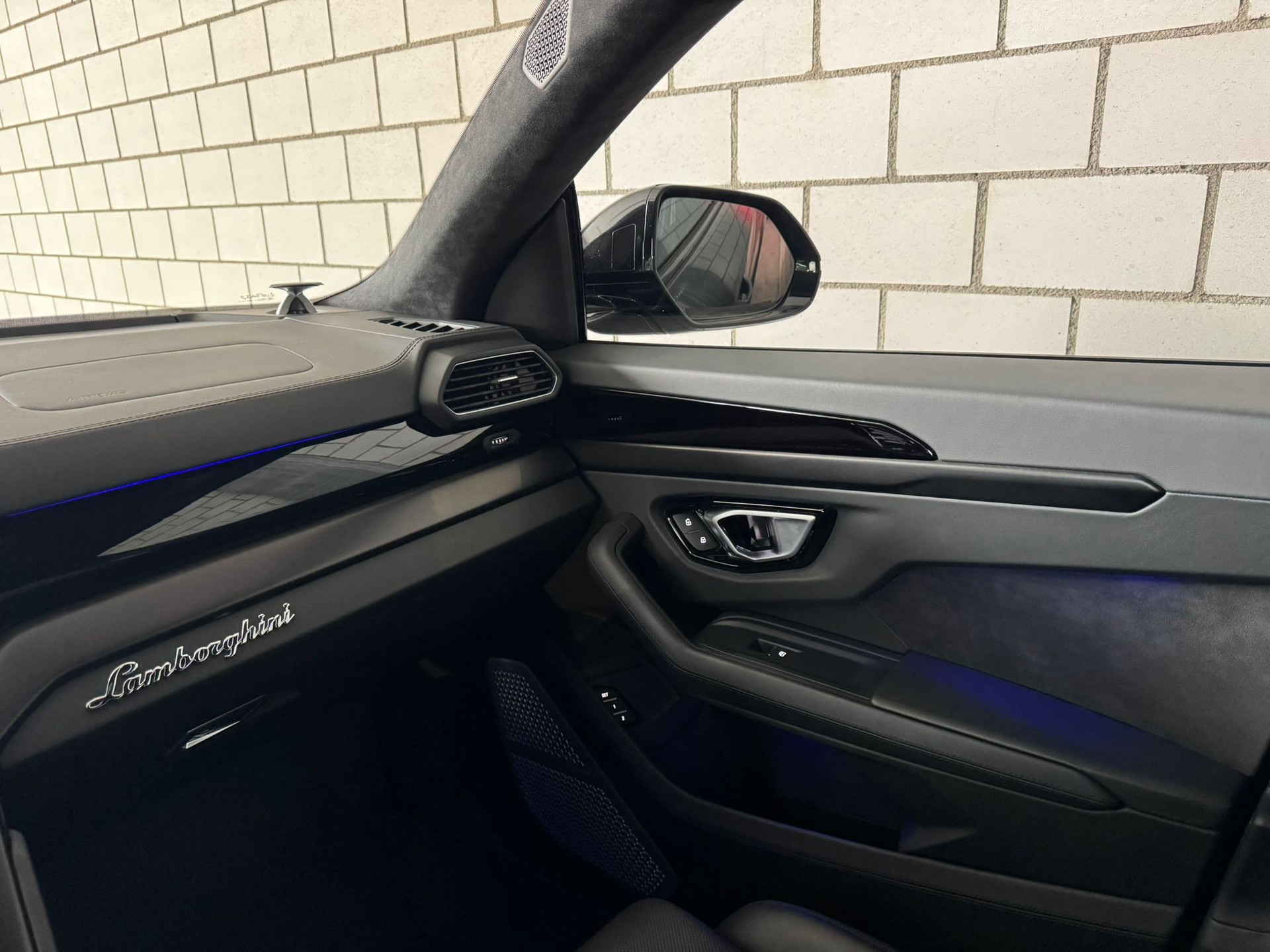 LAMBORGHINI Urus E-Gear Vollausstattung-image-5